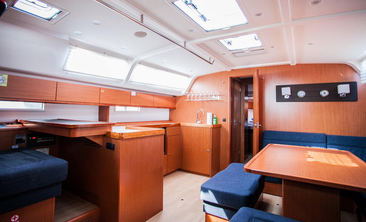 Bavaria Cruiser 51 — photo 6
