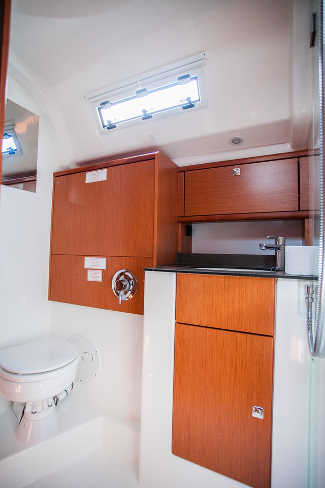 Bavaria Cruiser 51 — photo 18
