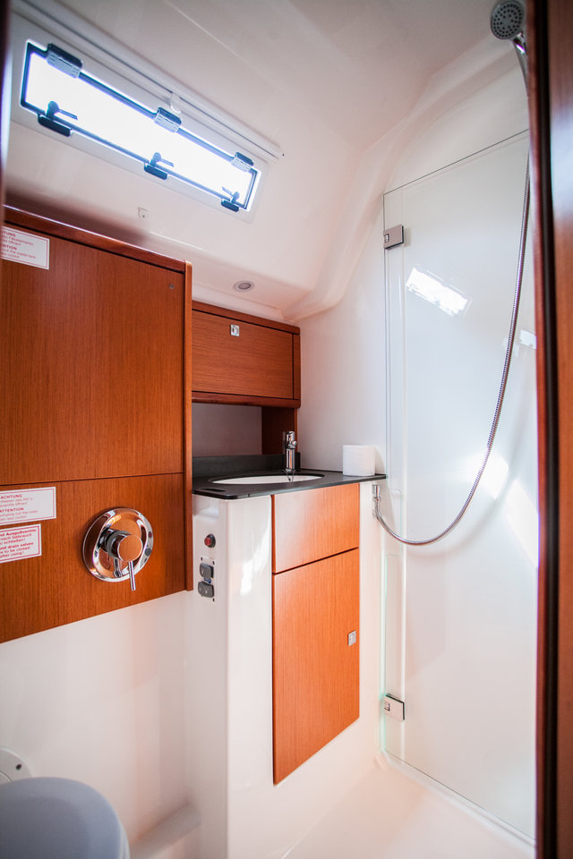 Bavaria Cruiser 51 — photo 19