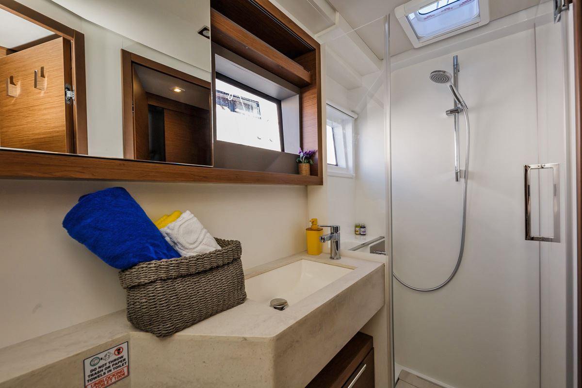 Lagoon 50 - 6 + 1 cab. — photo 17