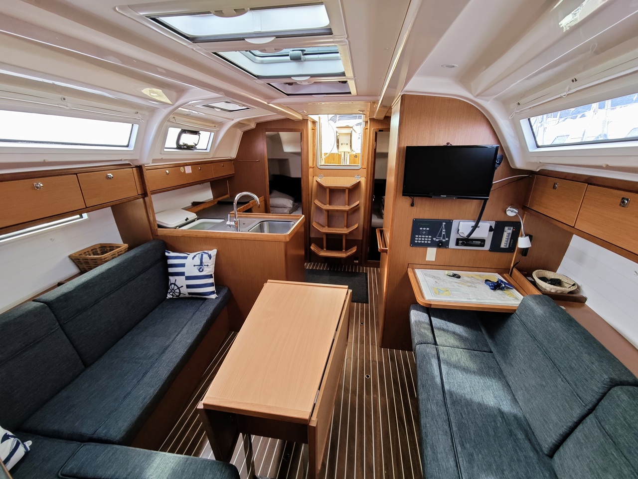 Bavaria Cruiser 37 - 3 cab. — photo 8