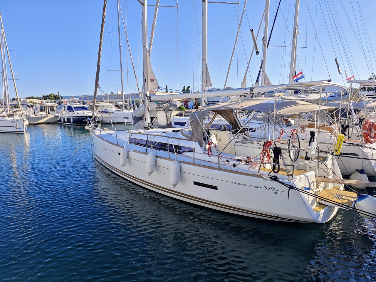 Sun Odyssey 379 — photo 3