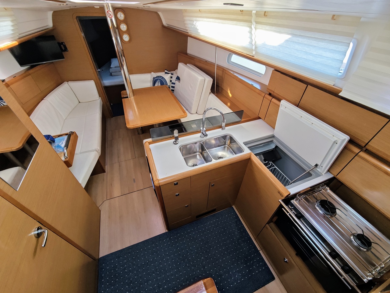 Sun Odyssey 379 — photo 4