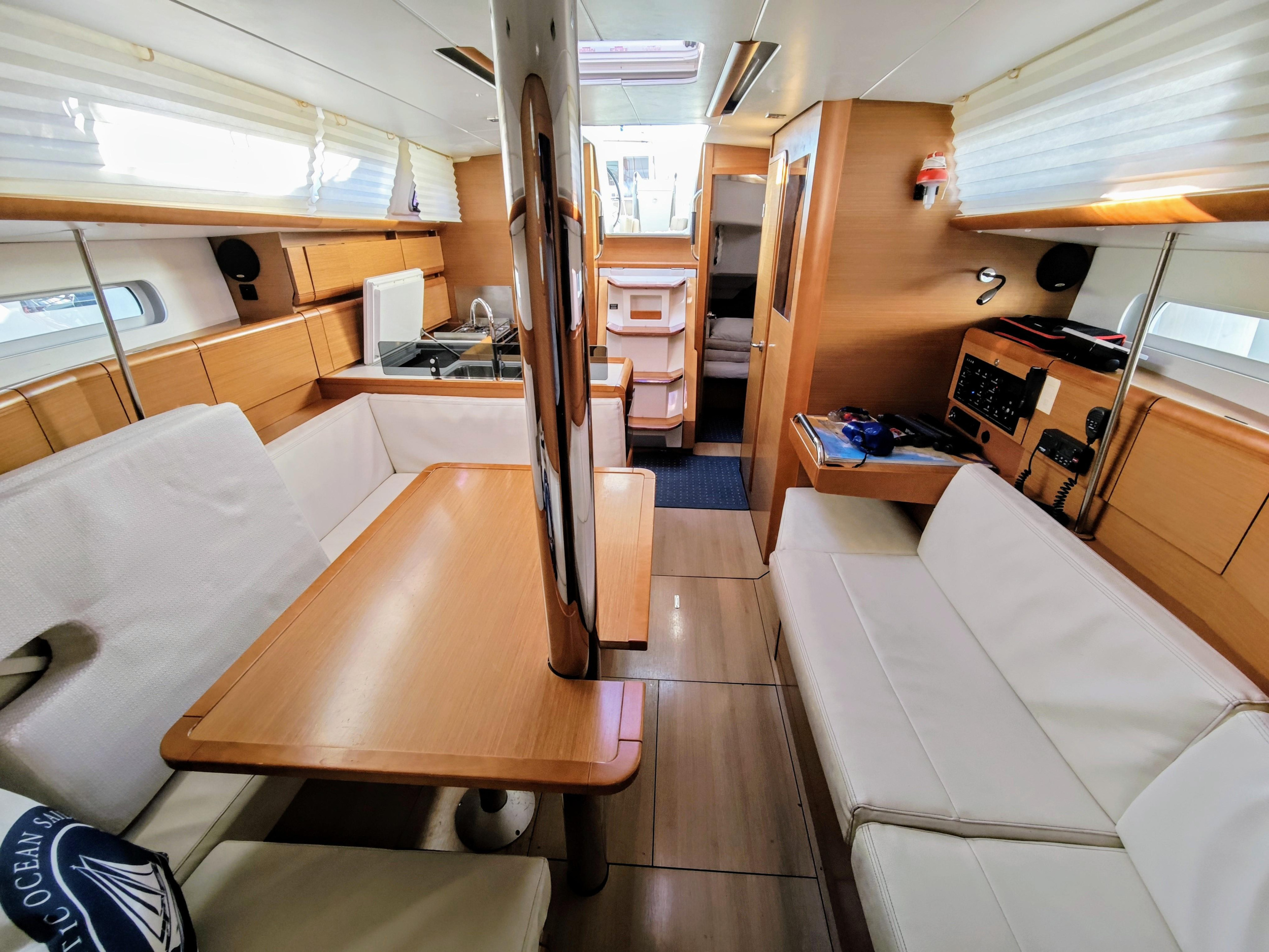Sun Odyssey 379 — photo 5