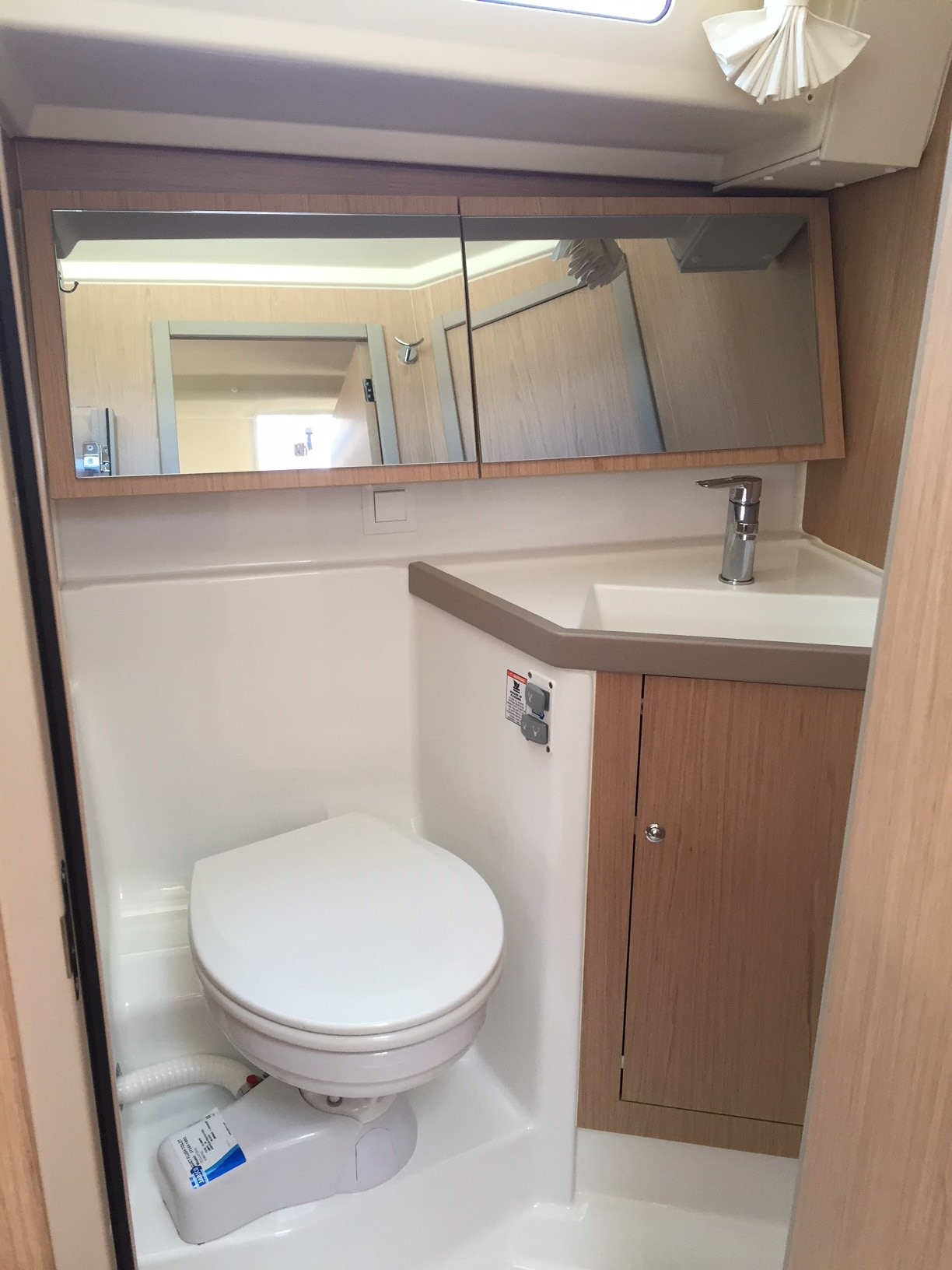 Oceanis 41.1 — photo 10
