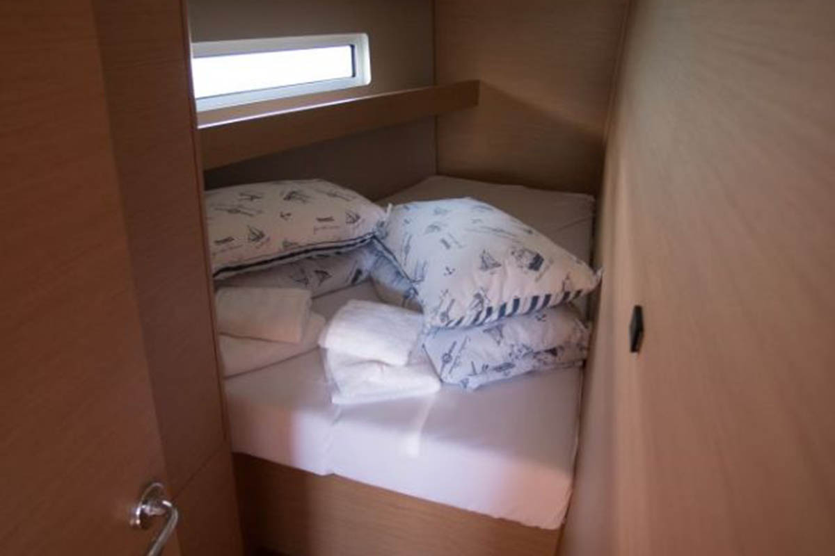 Sun Odyssey 440 - 4 cab. — photo 10