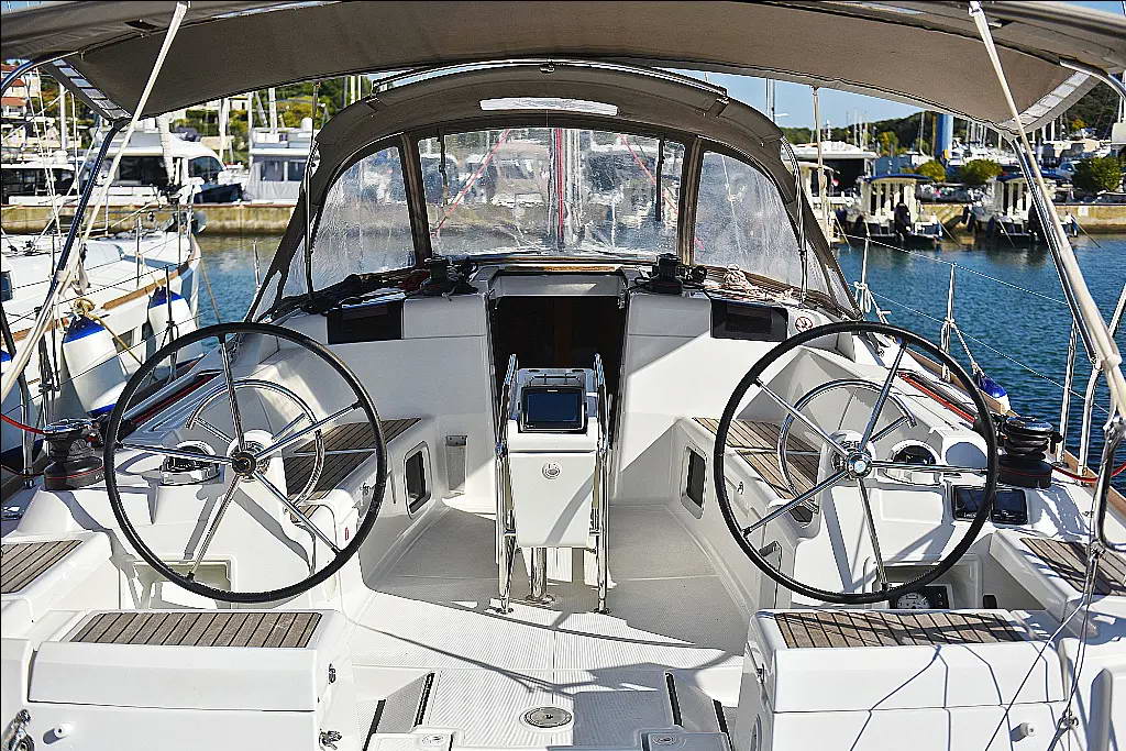 Sun Odyssey 449 — photo 9