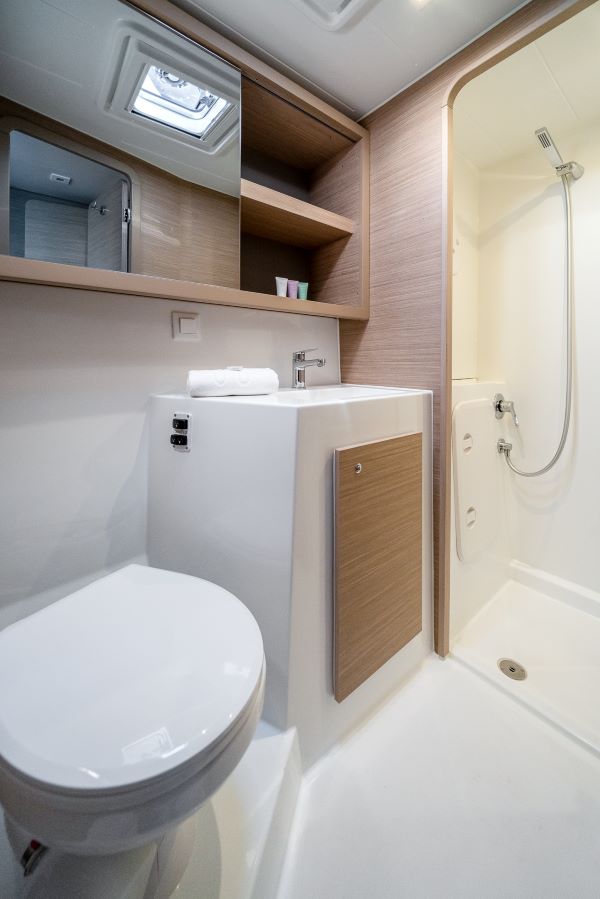 Lagoon 42 - 4 + 2 cab. — photo 18