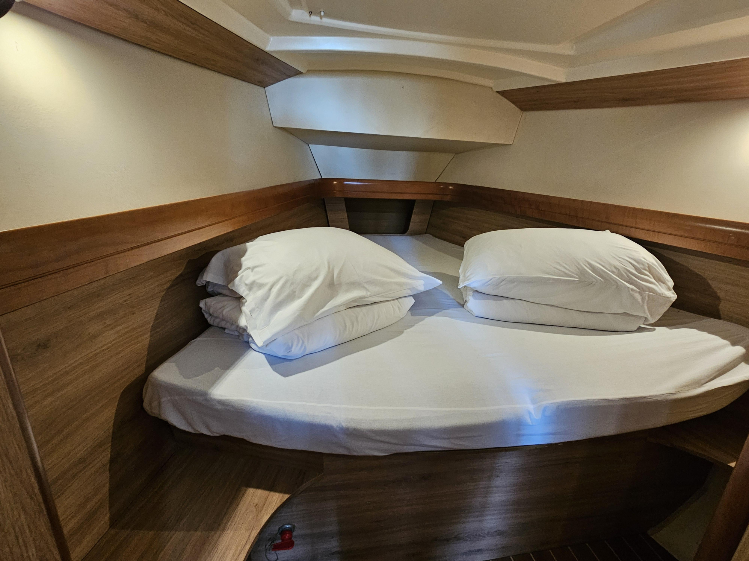 Sun Odyssey 42i — photo 8