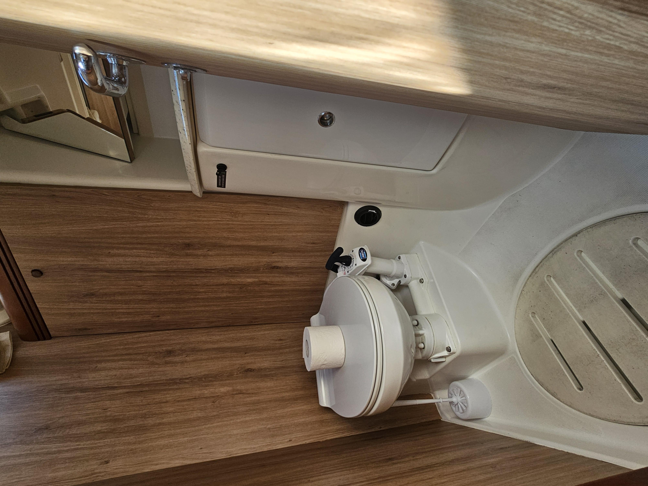 Sun Odyssey 42i — photo 9