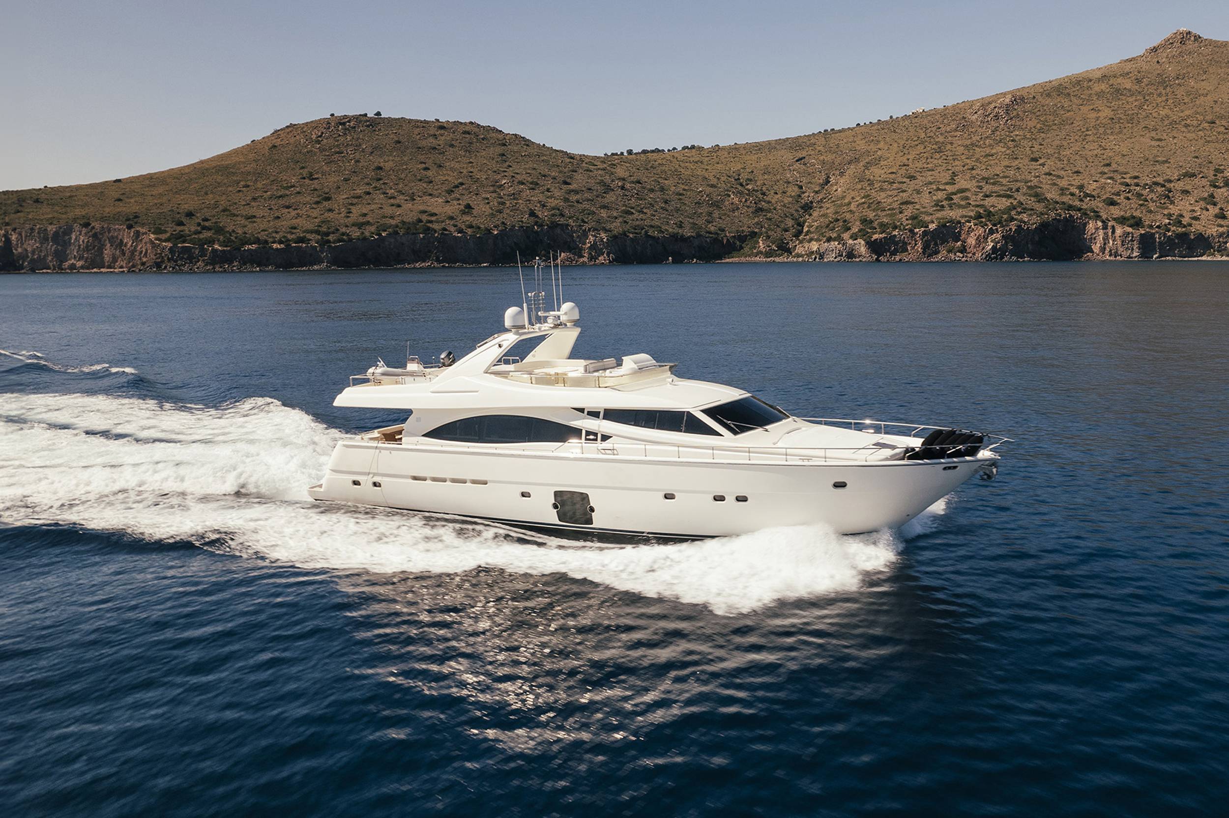 Ferretti Yachts 830 Flybridge — photo 1
