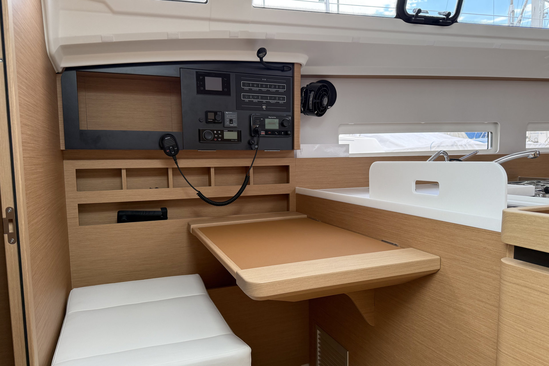 Sun Odyssey 410 - 3 cab. — photo 9