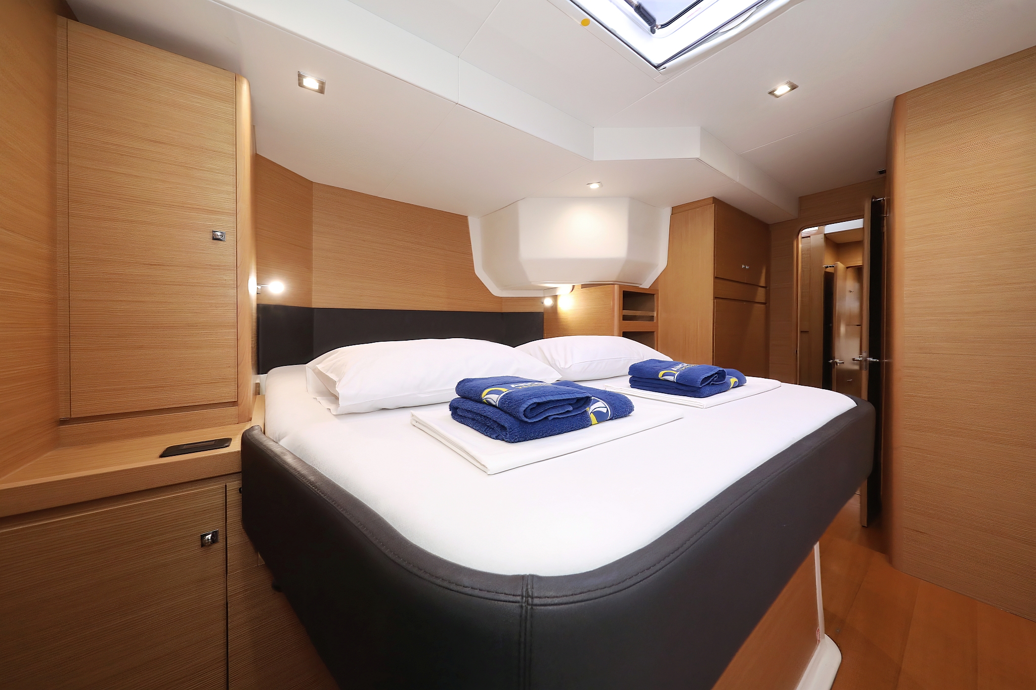 Dufour 48 Catamaran - 5 + 1 cab. — photo 24