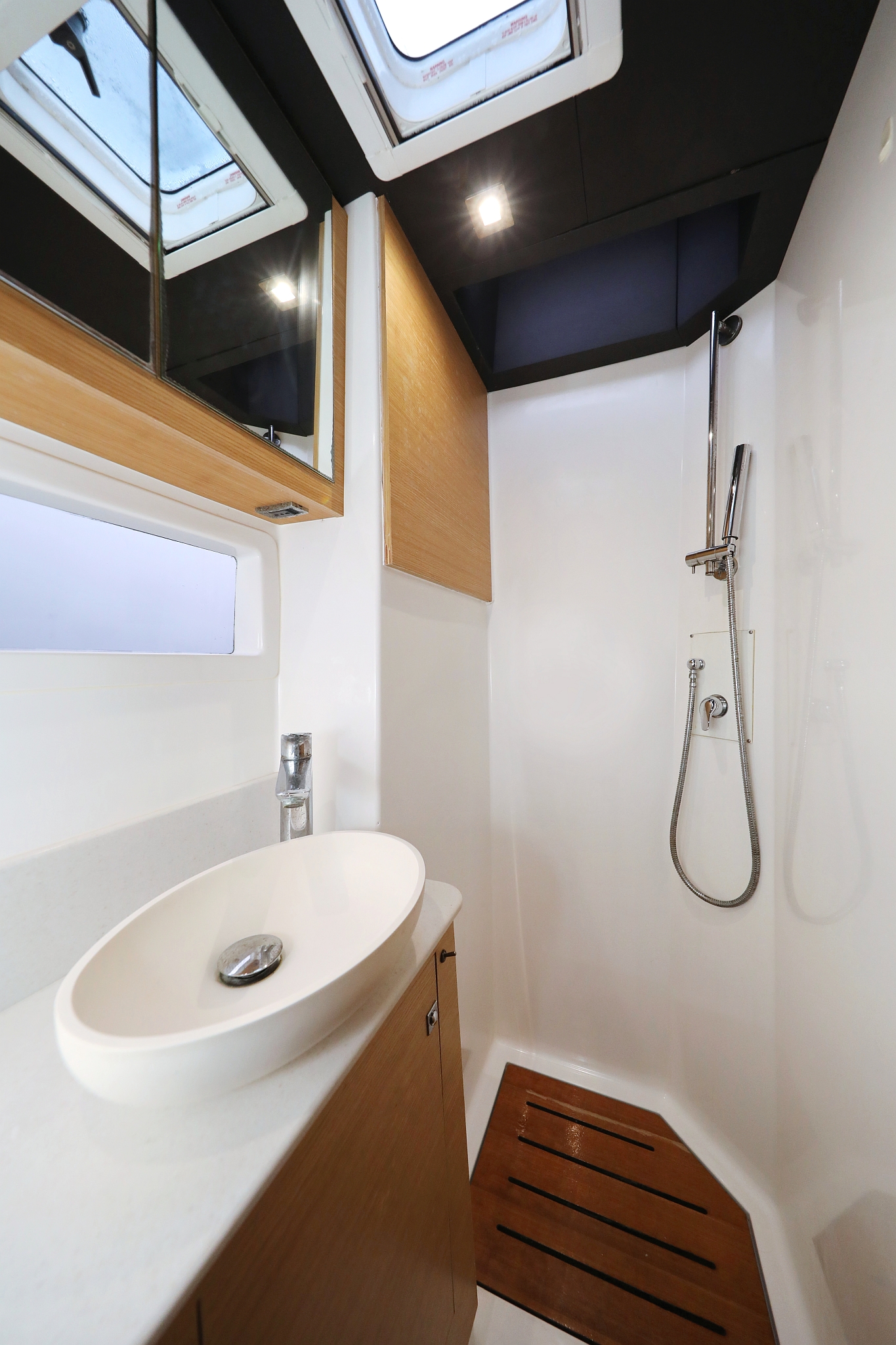 Dufour 48 Catamaran - 5 + 1 cab. — photo 34