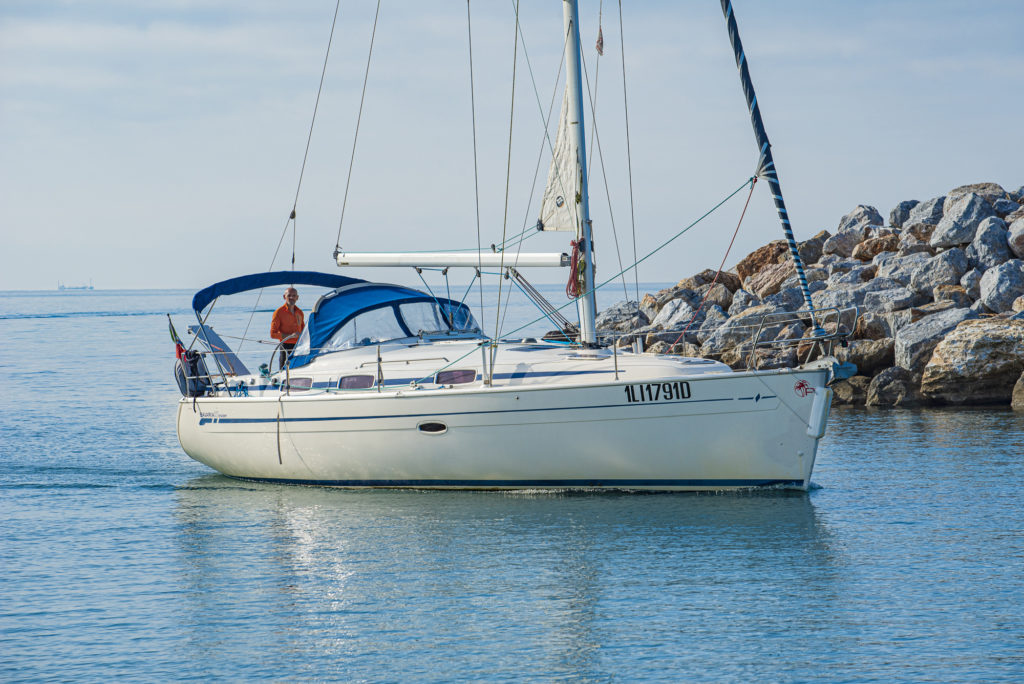 Bavaria 37 Cruiser — photo 1