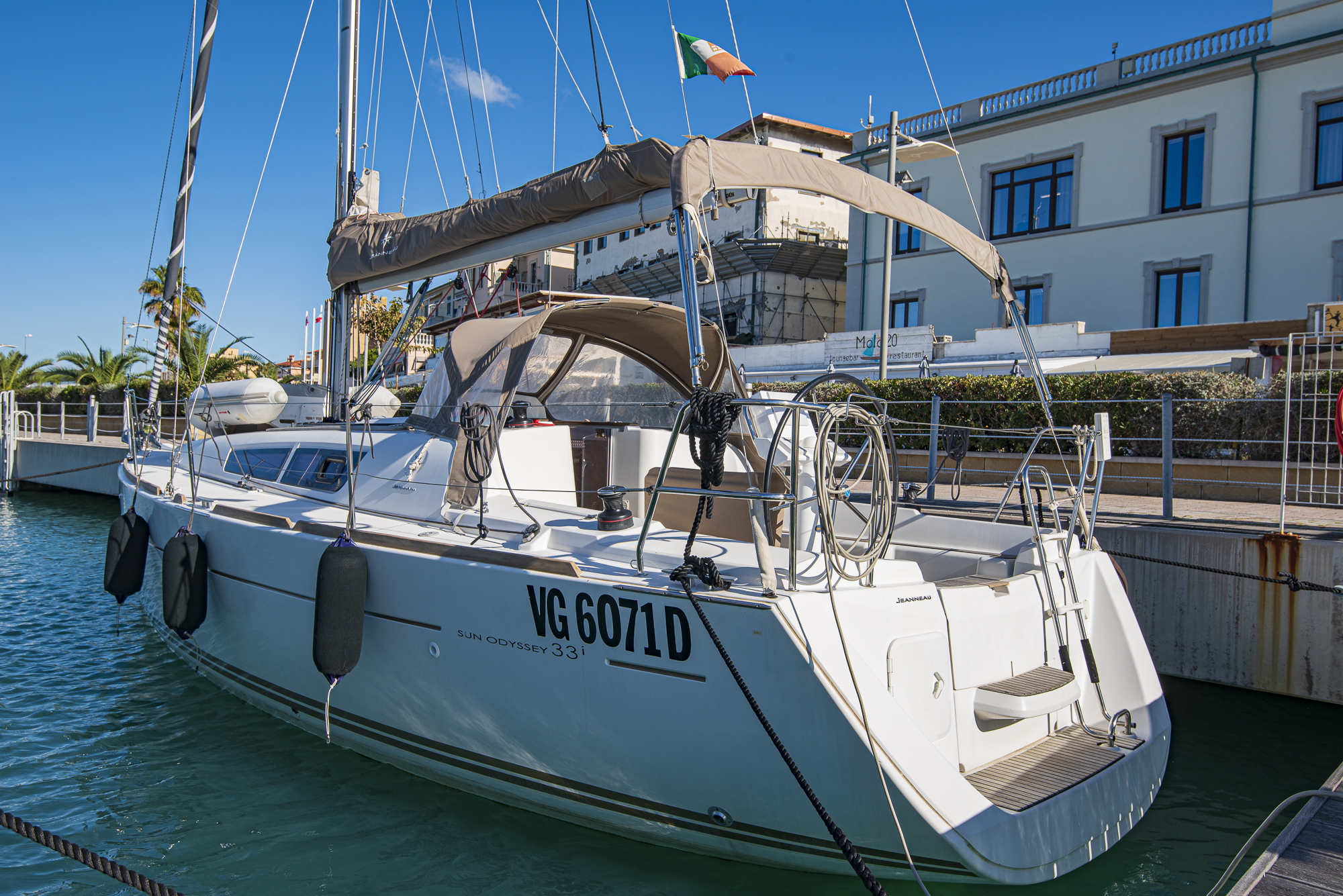 Sun Odyssey 33i - 2 cab. — photo 1