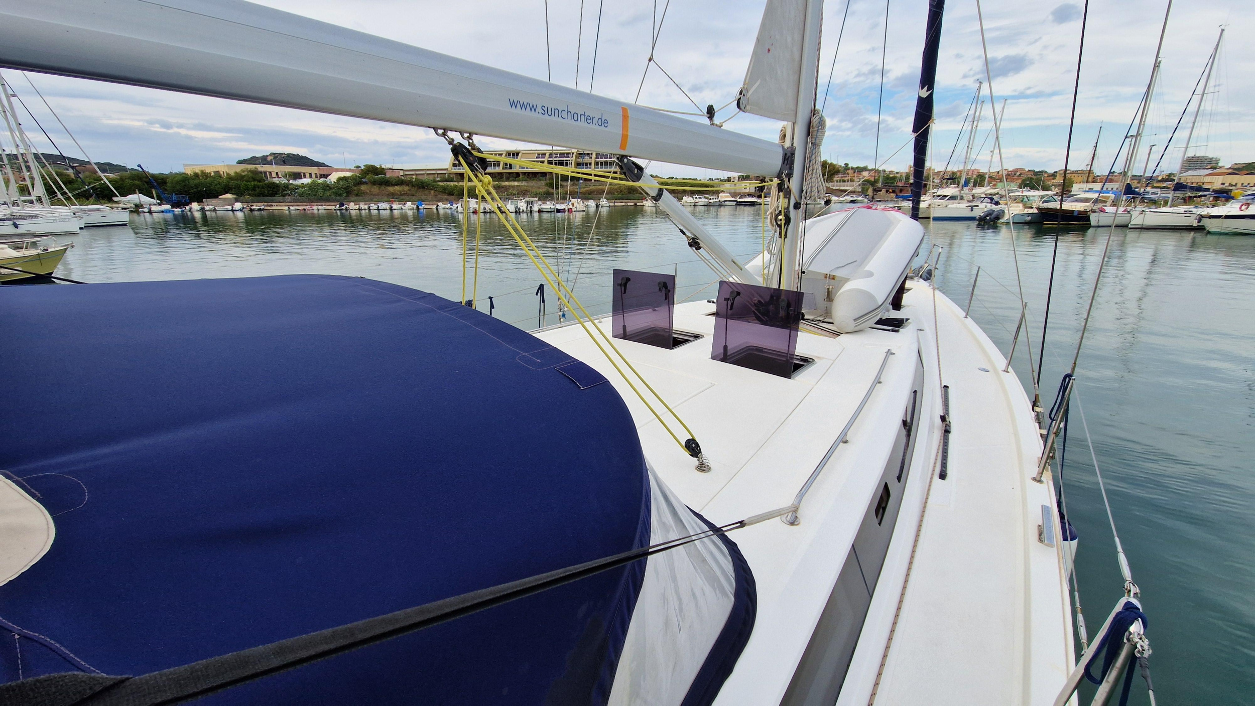 Bavaria C45 Holiday — photo 7