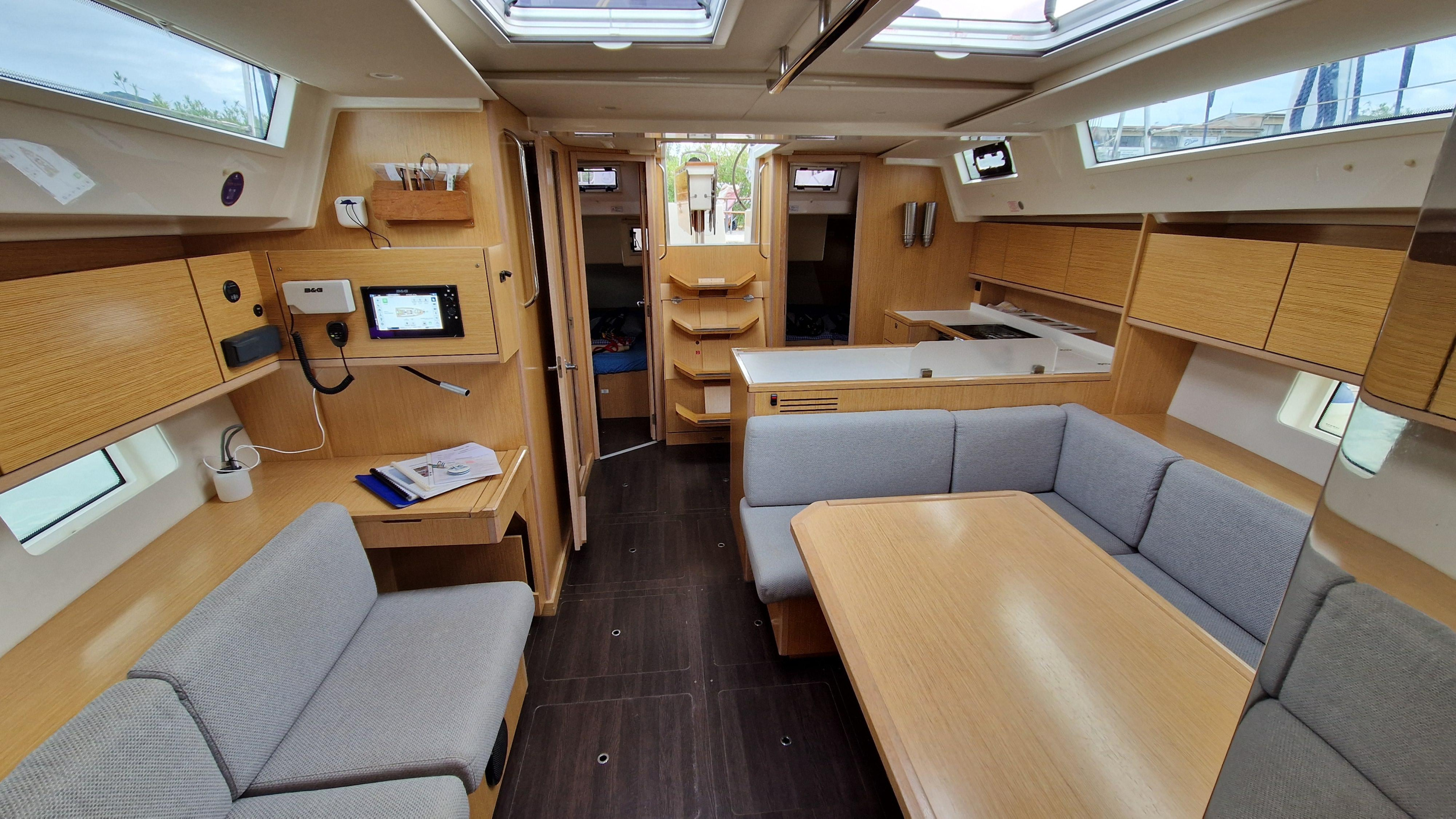Bavaria C45 Holiday — photo 10