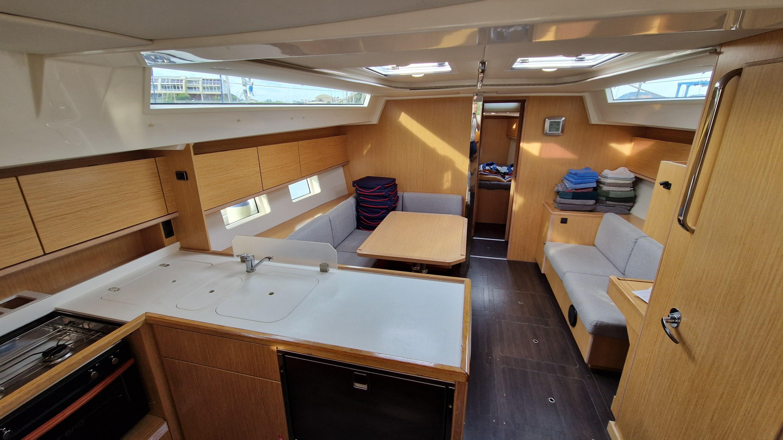 Bavaria C45 Holiday — photo 12