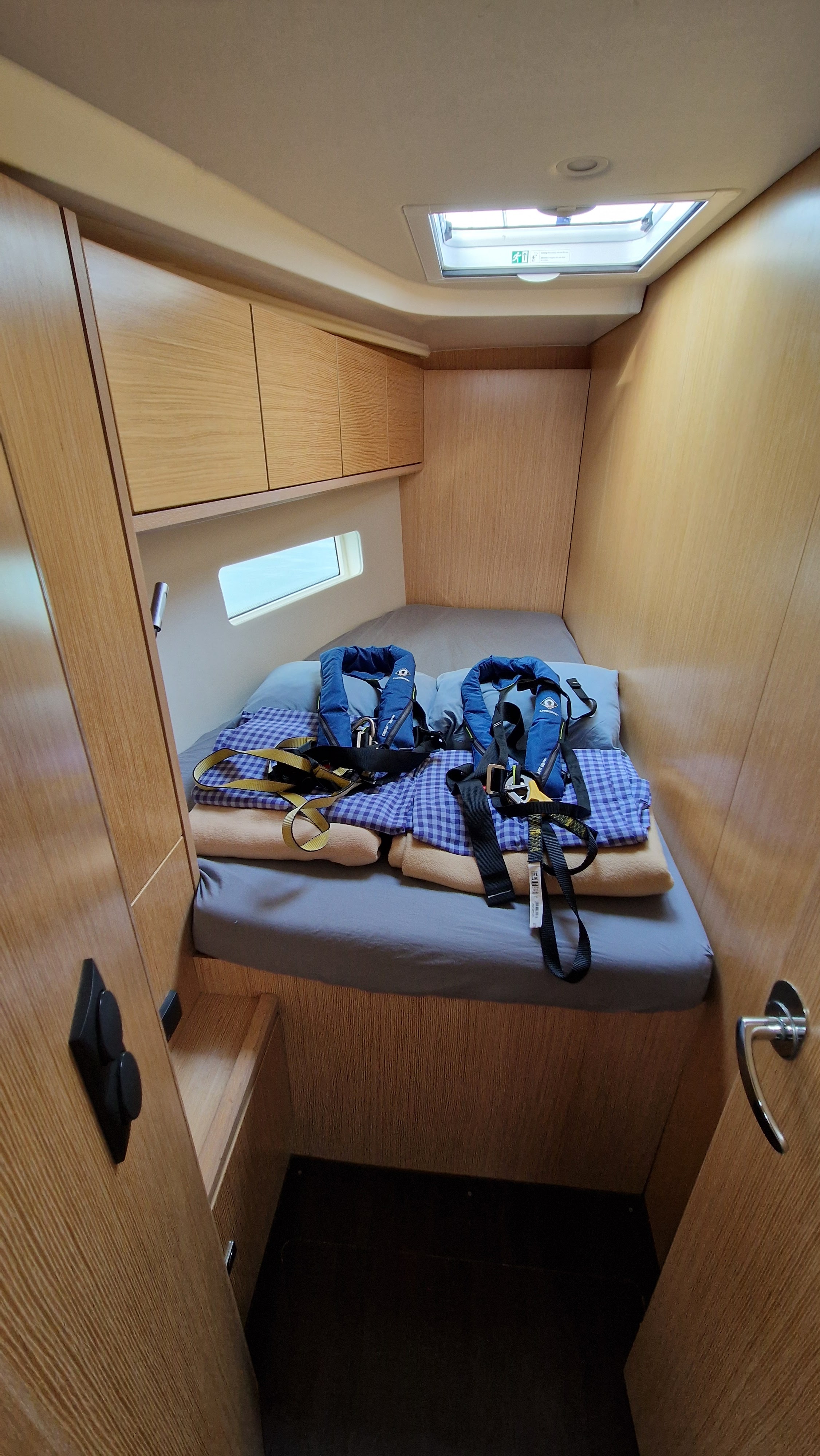 Bavaria C45 Holiday — photo 17