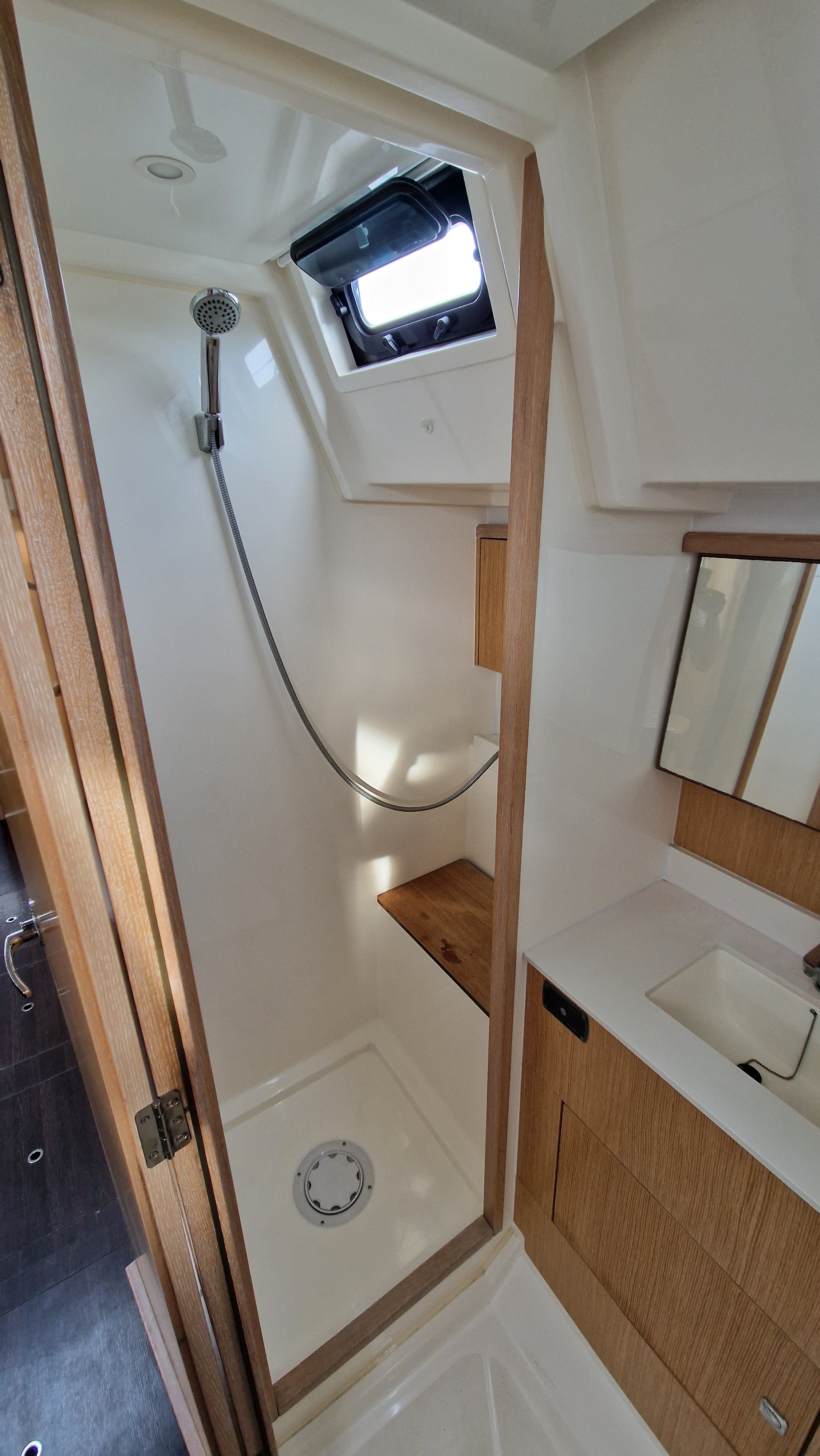 Bavaria C45 Holiday — photo 19