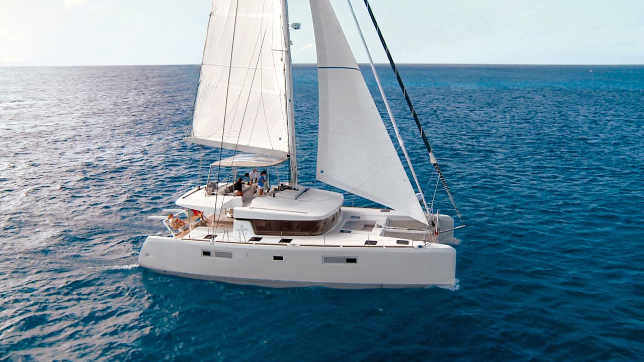 Lagoon 42 - 4 + 2 cab. — photo 1