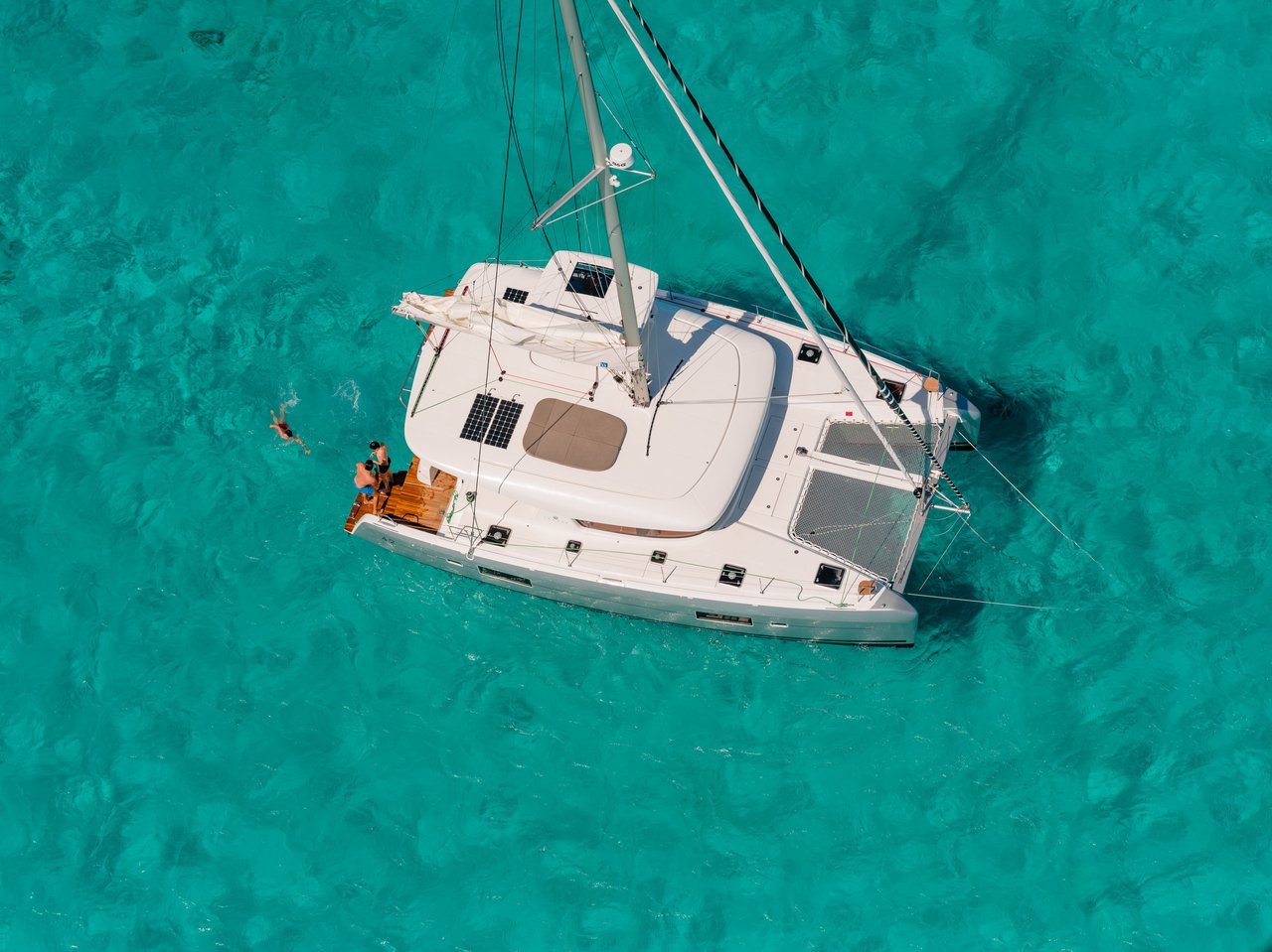 Lagoon 42 - 4 + 2 cab. — photo 6