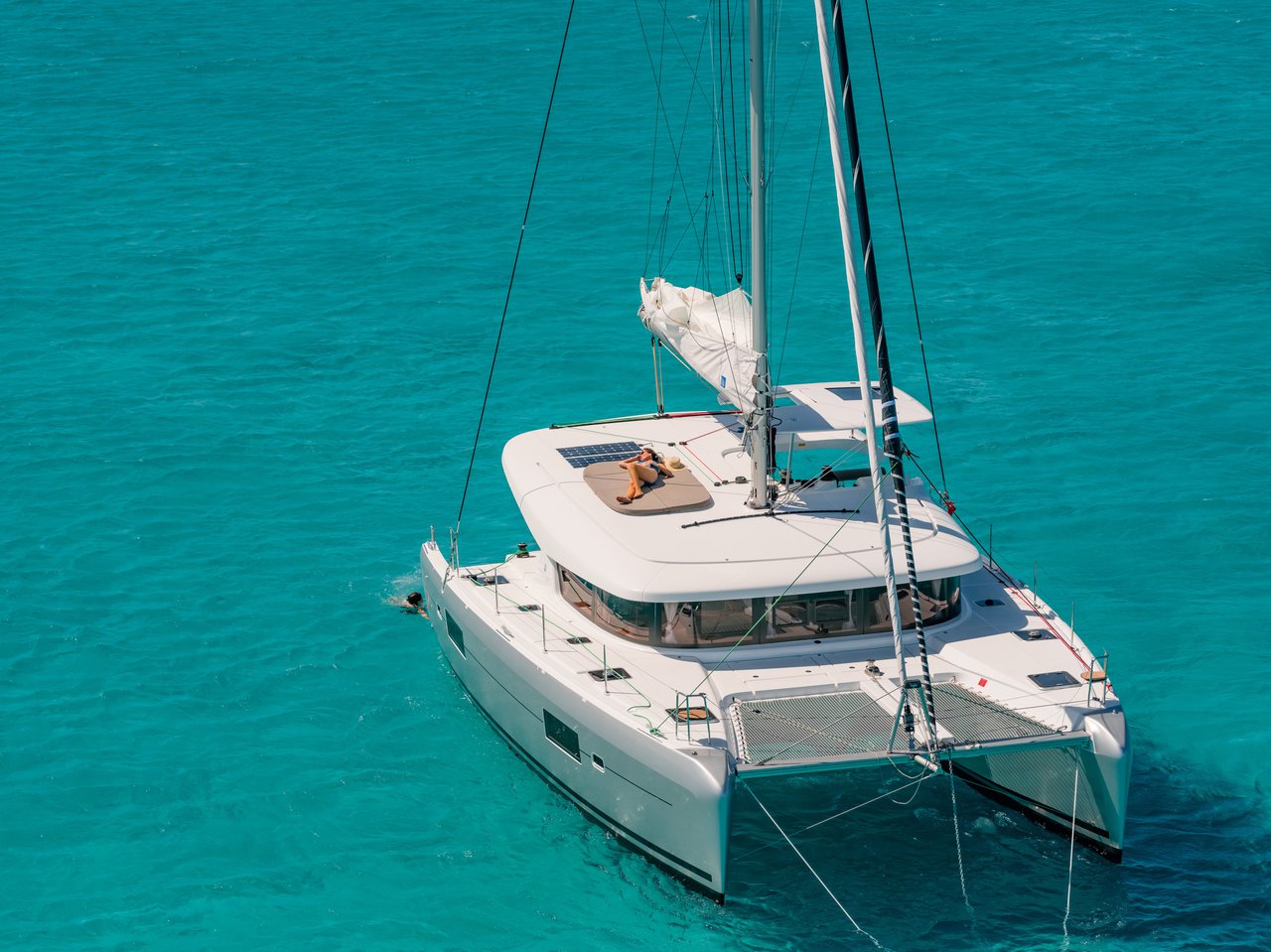 Lagoon 42 - 4 + 2 cab. — photo 8