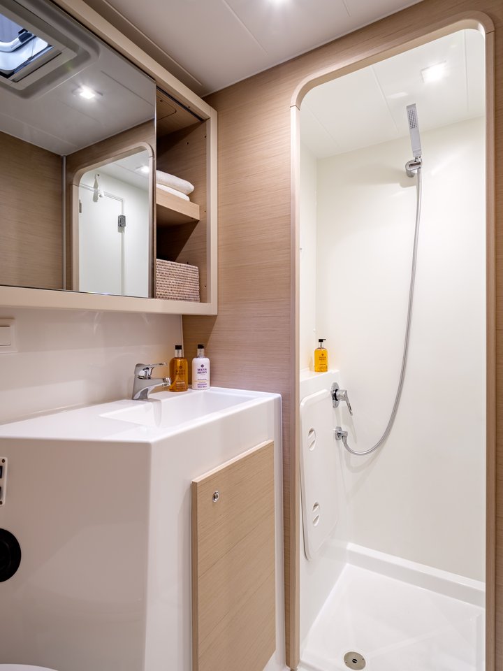 Lagoon 42 - 4 + 2 cab. — photo 29