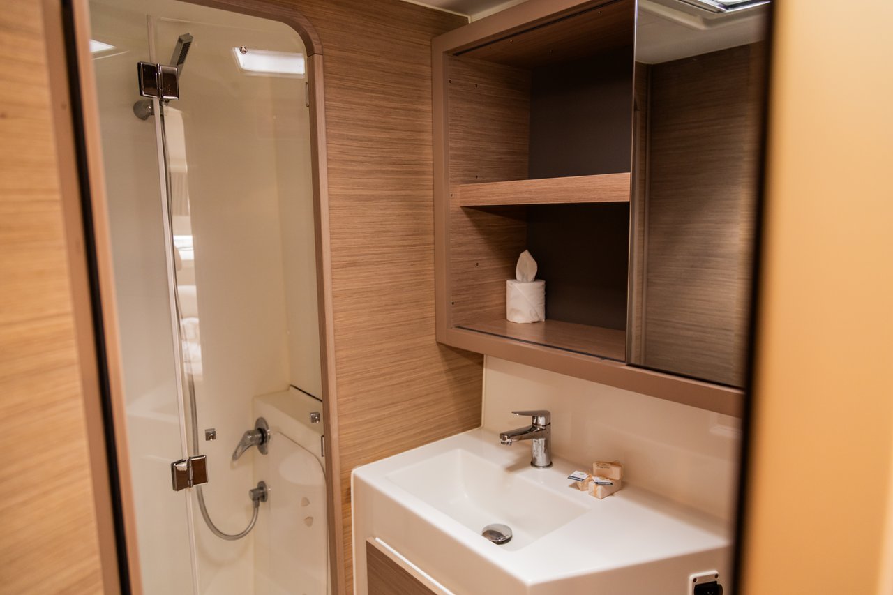 Lagoon 42 - 4 + 2 cab. — photo 33