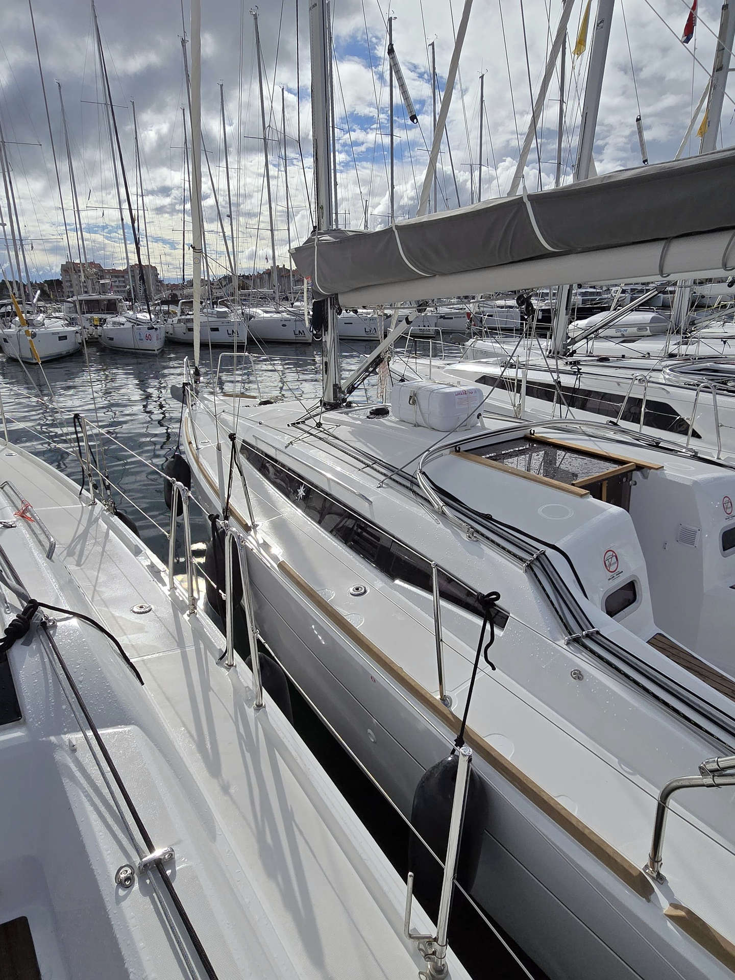 Sun Odyssey 349 - 2 cab. — photo 5