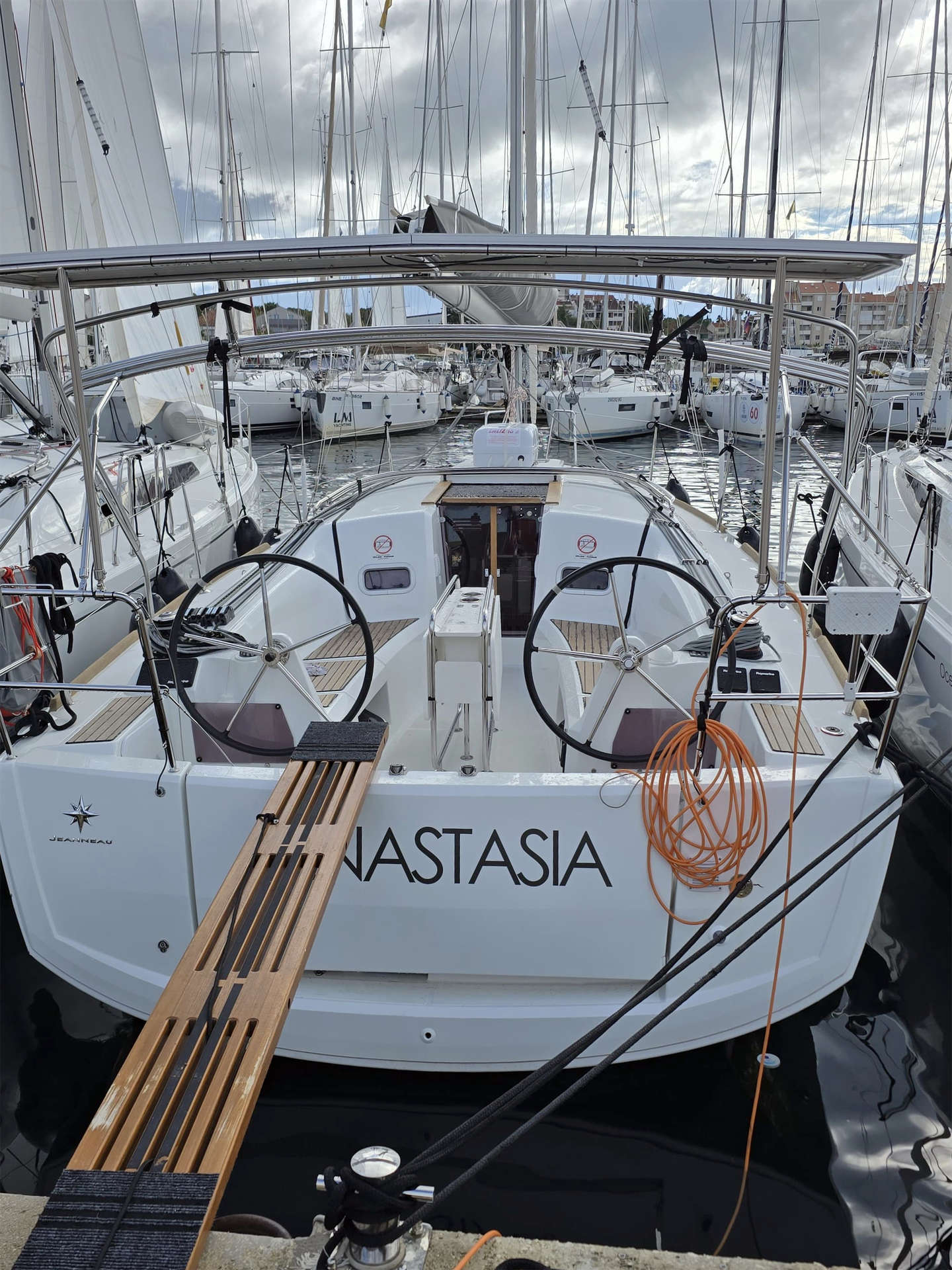 Sun Odyssey 349 - 2 cab. — photo 6