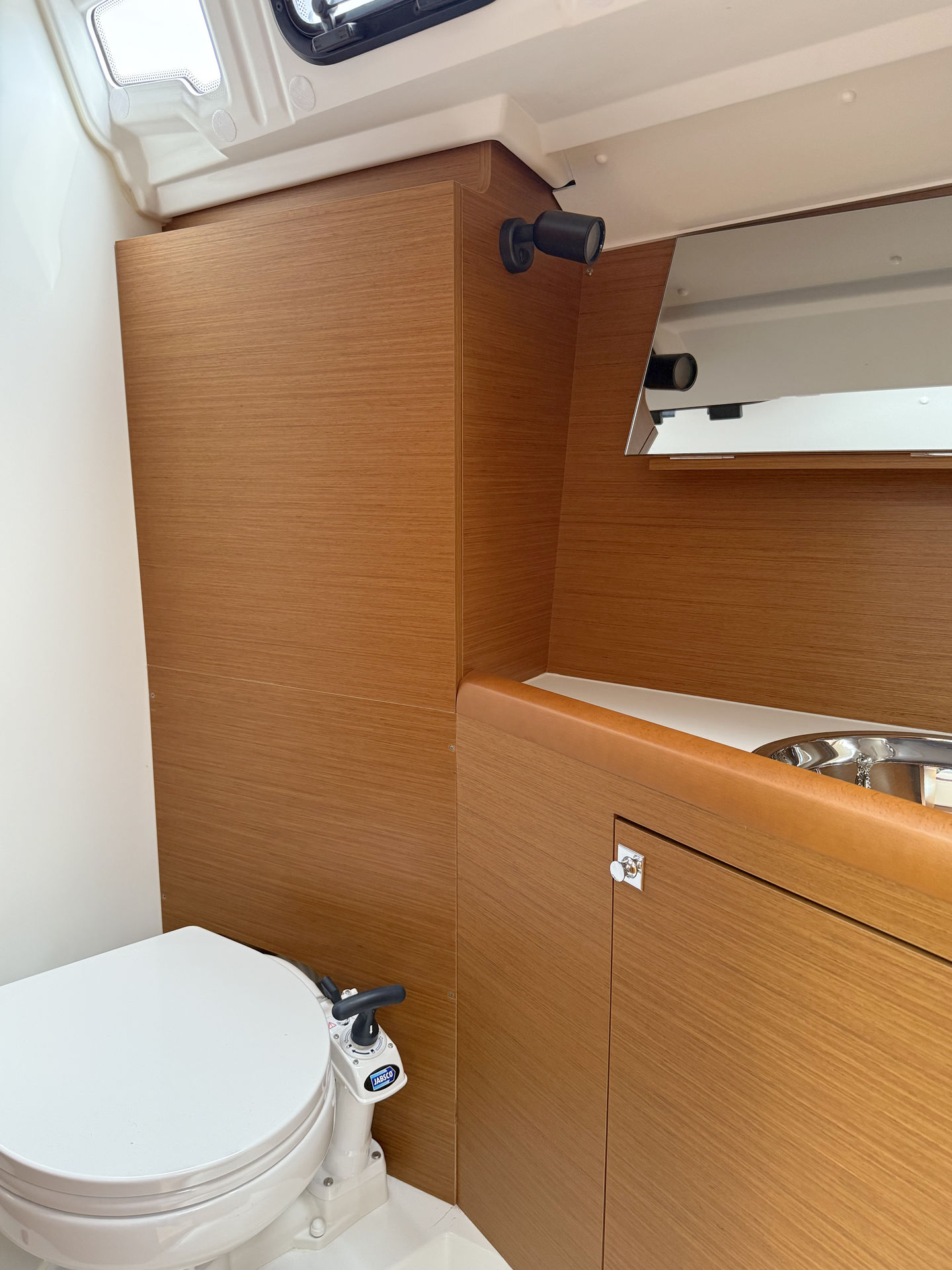 Sun Odyssey 349 - 2 cab. — photo 29