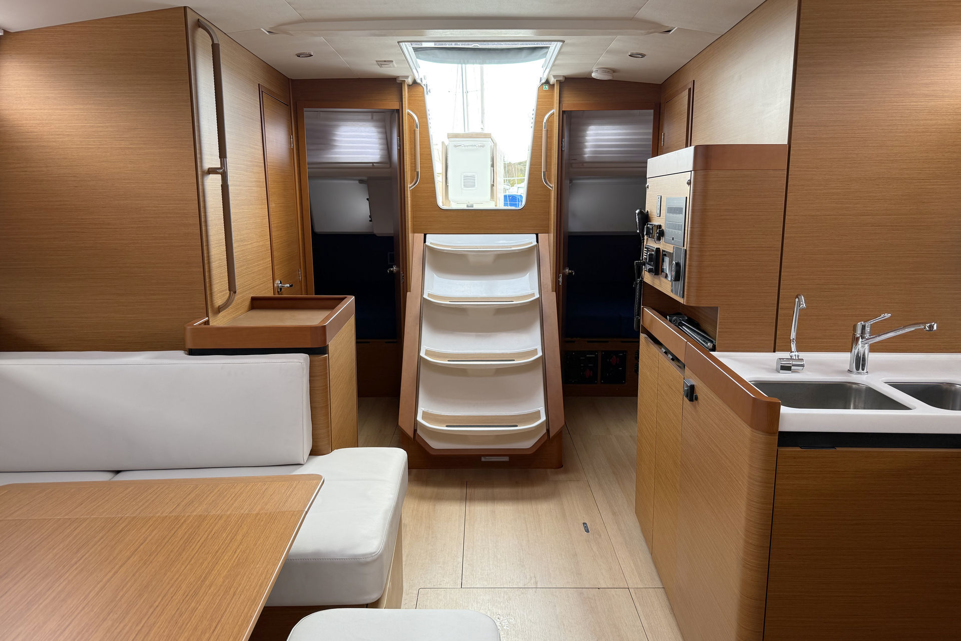 Sun Odyssey 490 - 5 + 1 cab. — photo 4