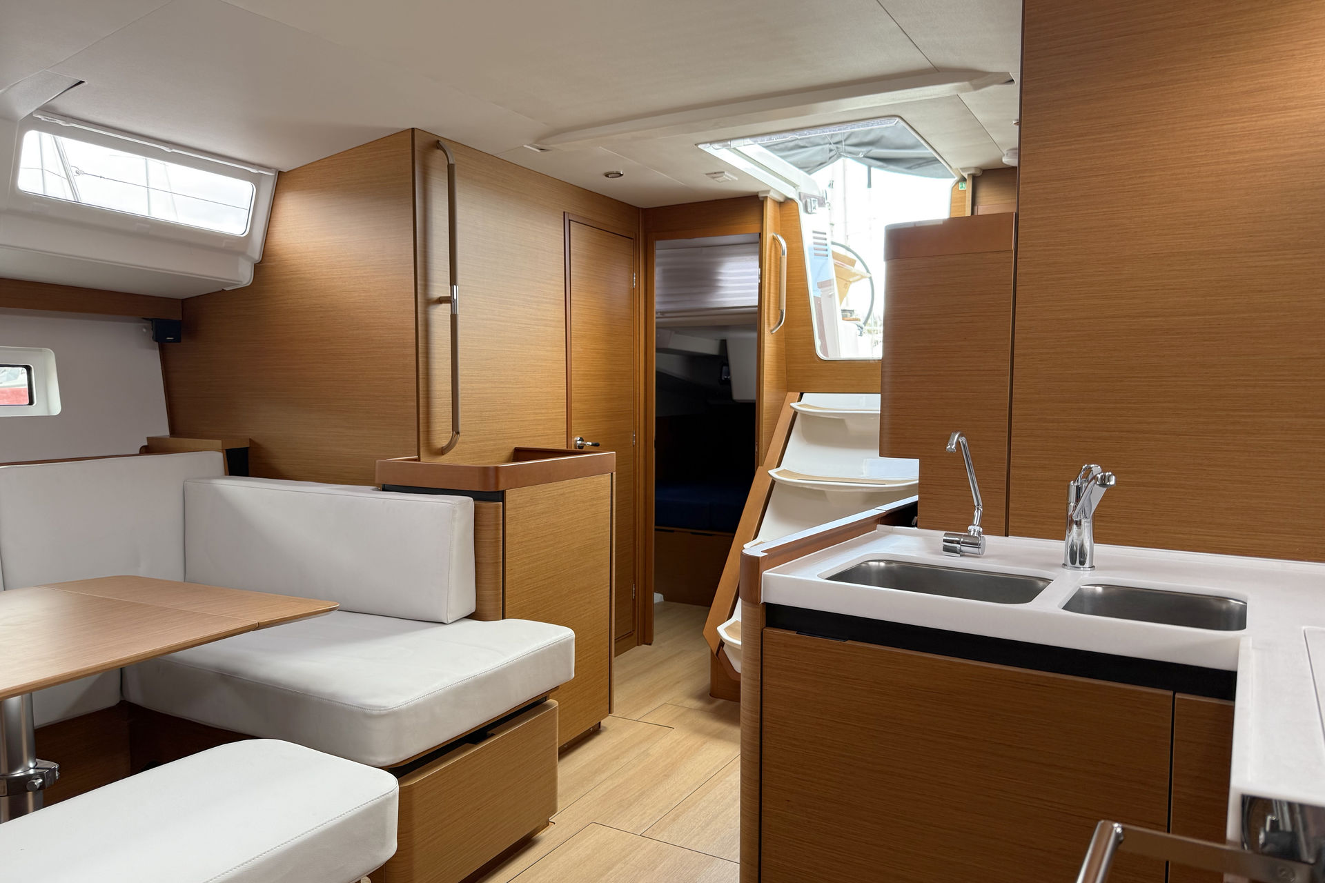 Sun Odyssey 490 - 5 + 1 cab. — photo 6
