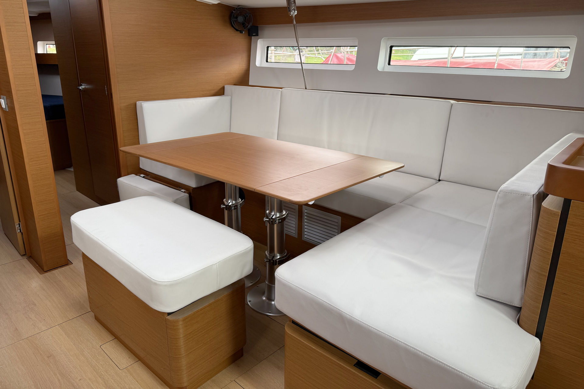 Sun Odyssey 490 - 5 + 1 cab. — photo 8