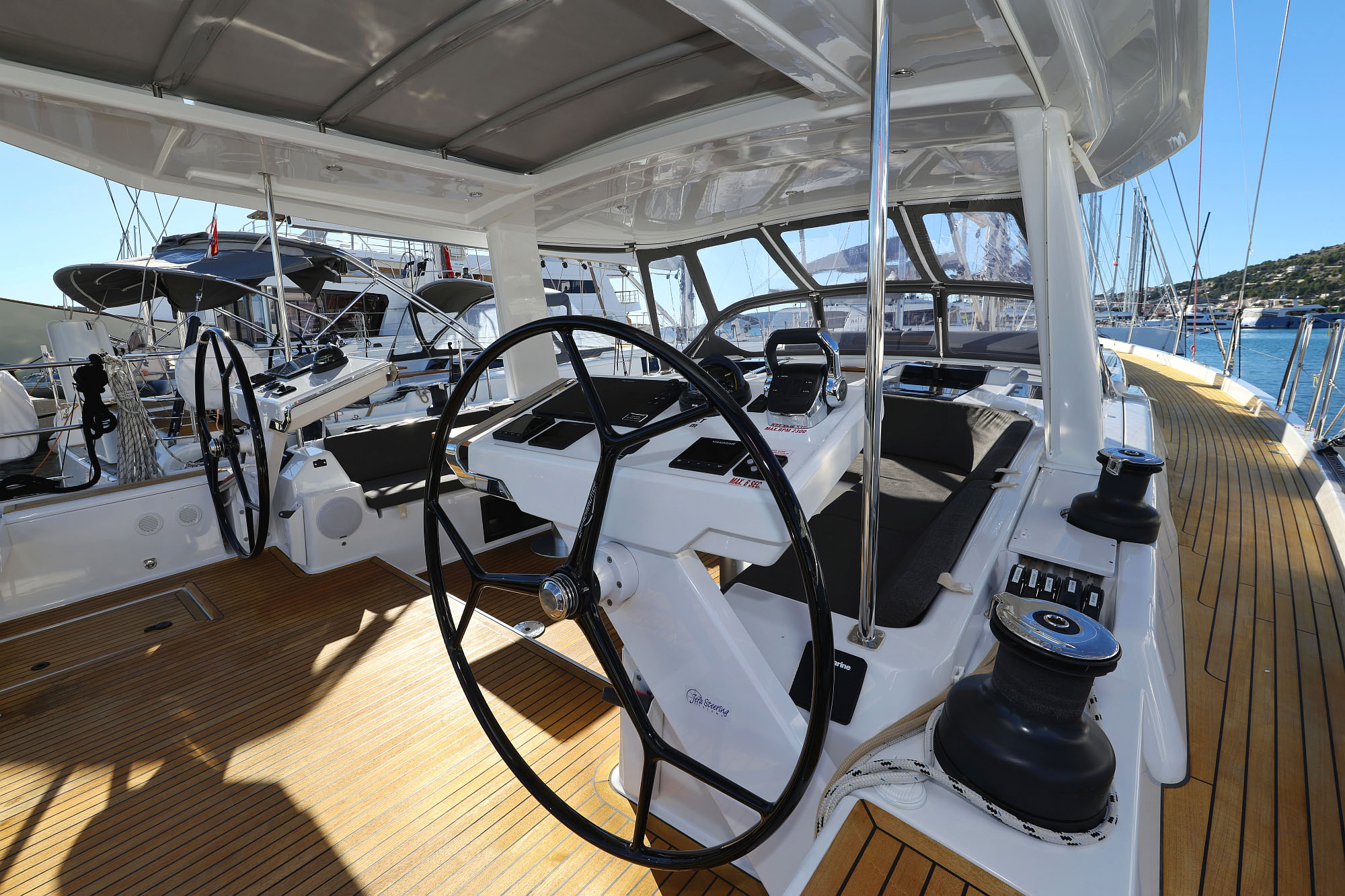 Hanse 588 - 5 + 1 cab. — photo 3