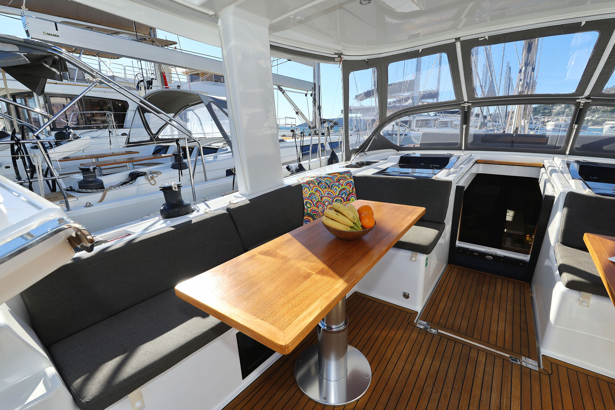Hanse 588 - 5 + 1 cab. — photo 5