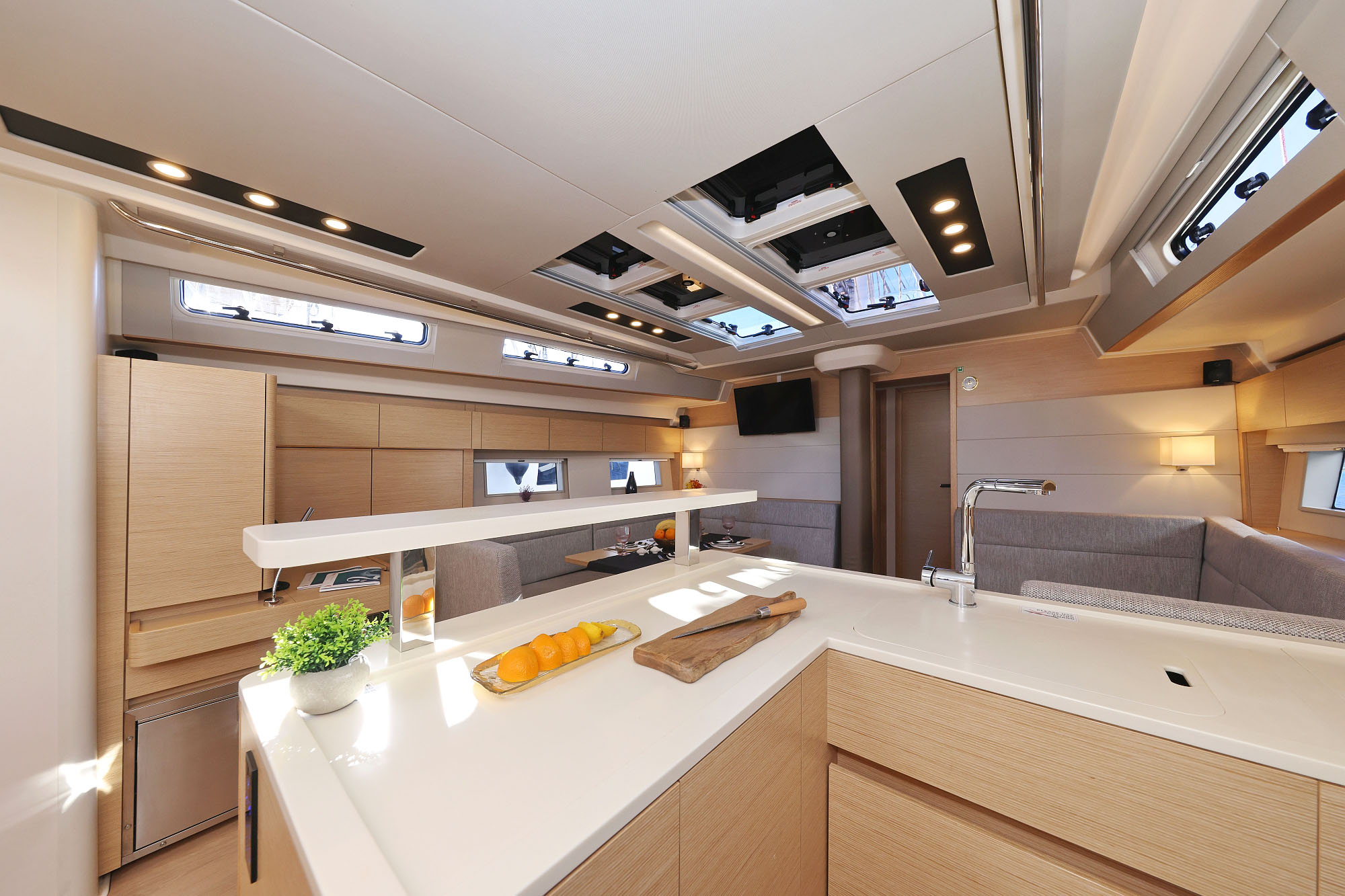 Hanse 588 - 5 + 1 cab. — photo 10