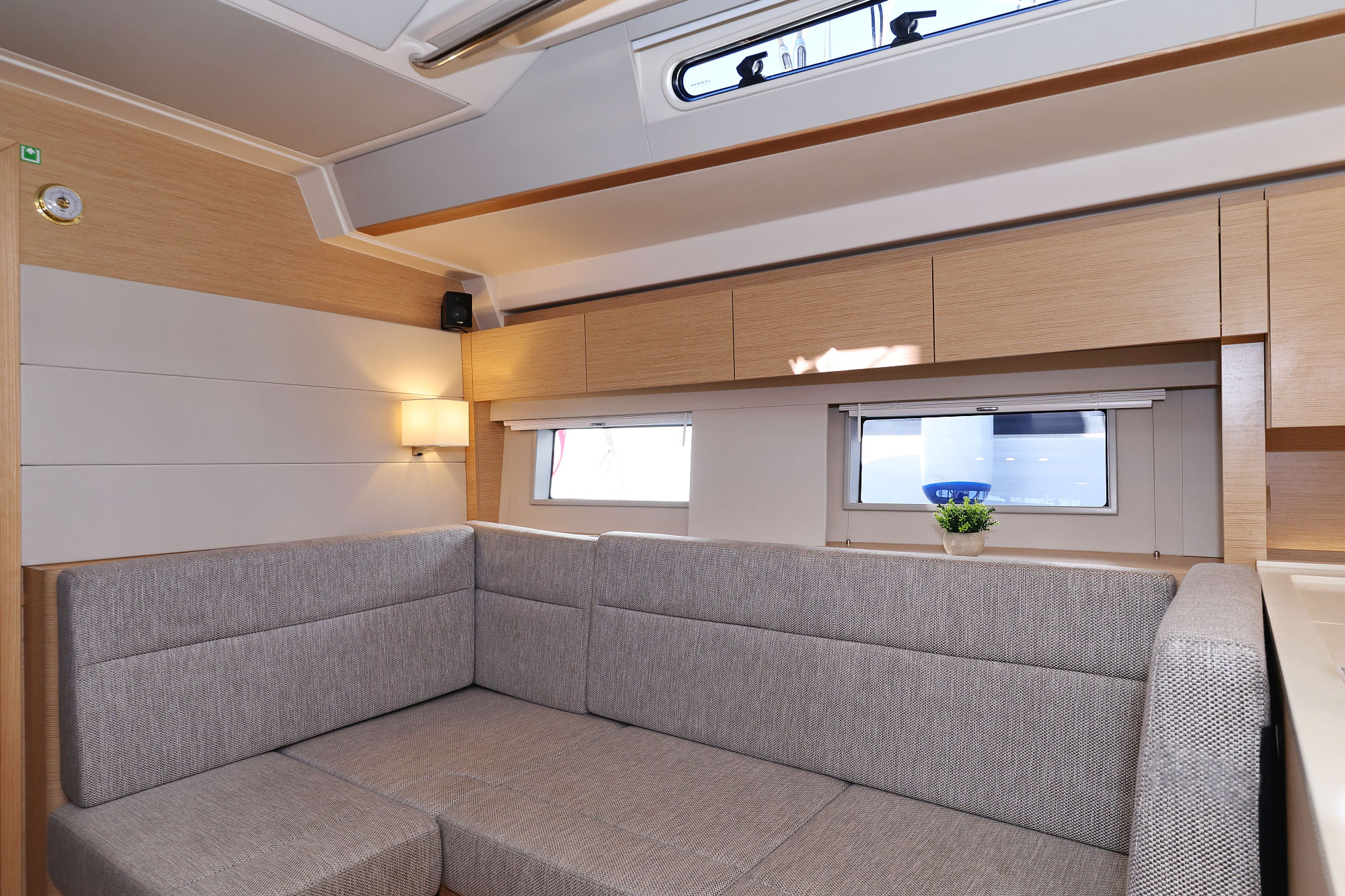 Hanse 588 - 5 + 1 cab. — photo 11