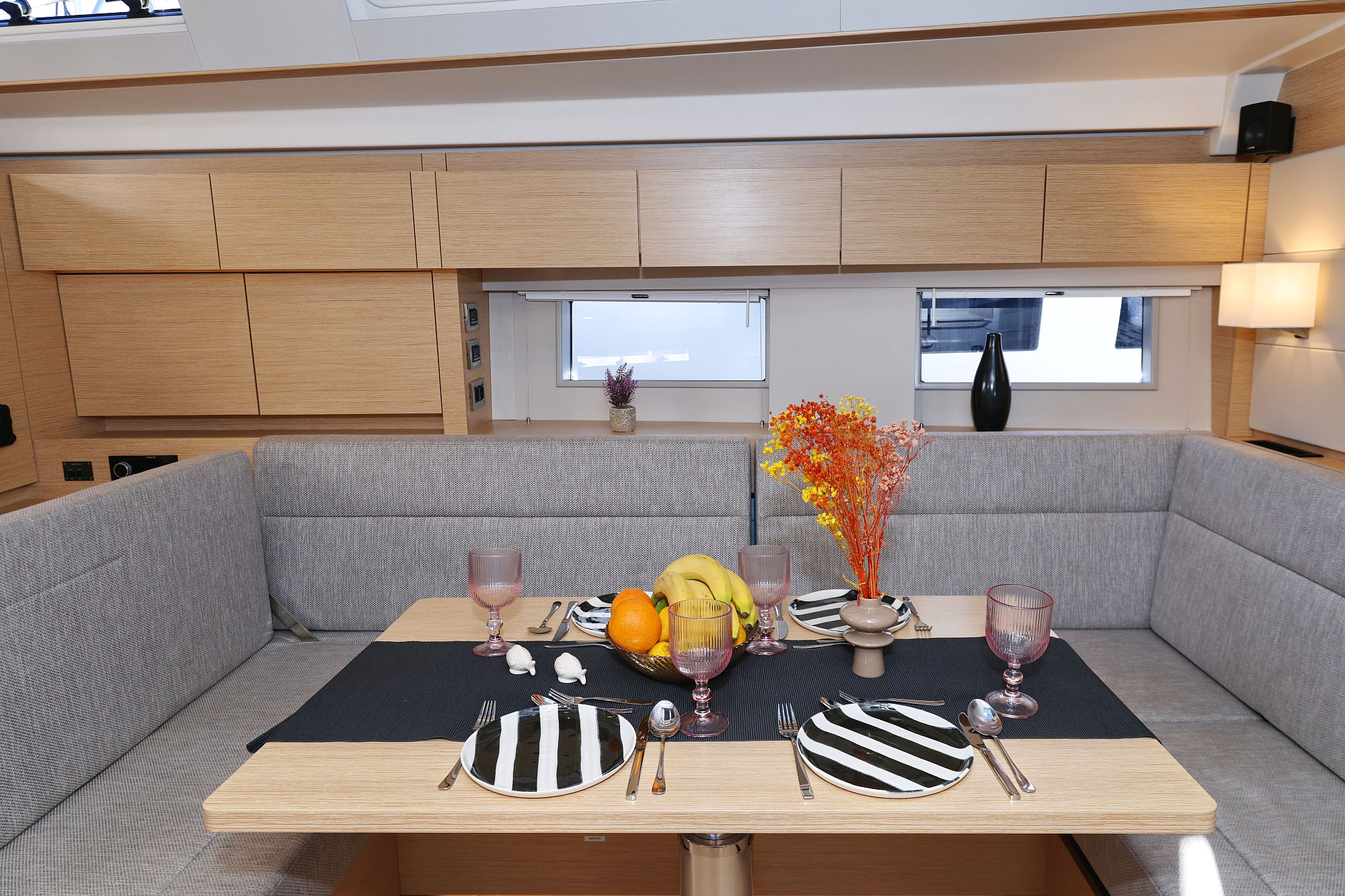 Hanse 588 - 5 + 1 cab. — photo 13