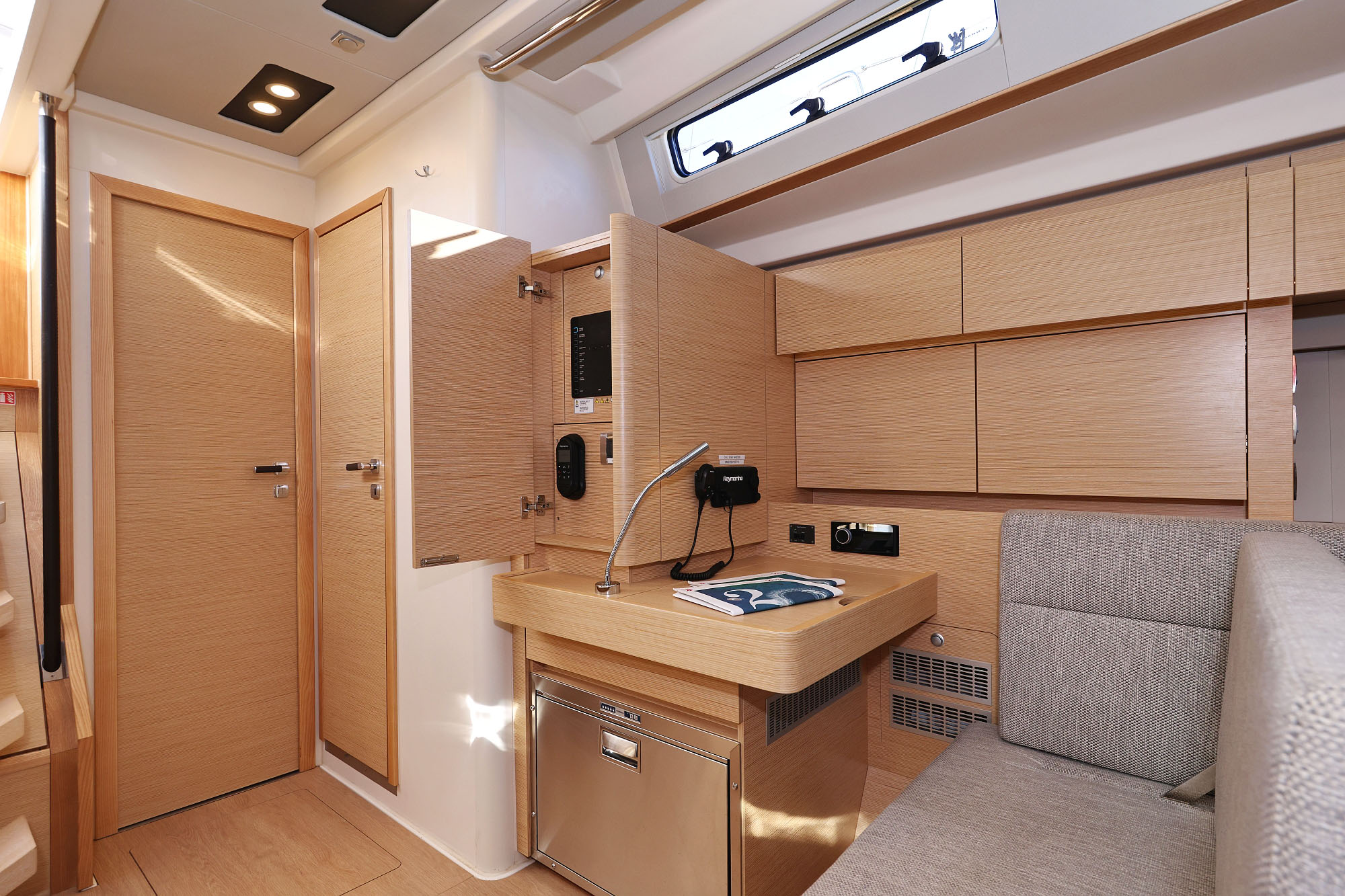 Hanse 588 - 5 + 1 cab. — photo 16
