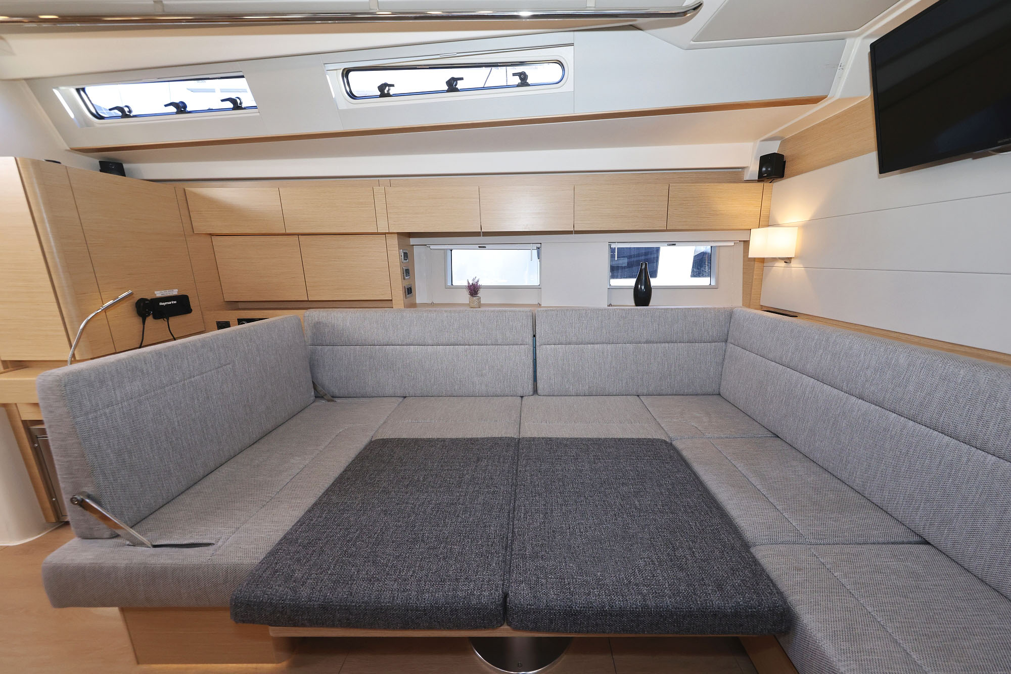 Hanse 588 - 5 + 1 cab. — photo 21