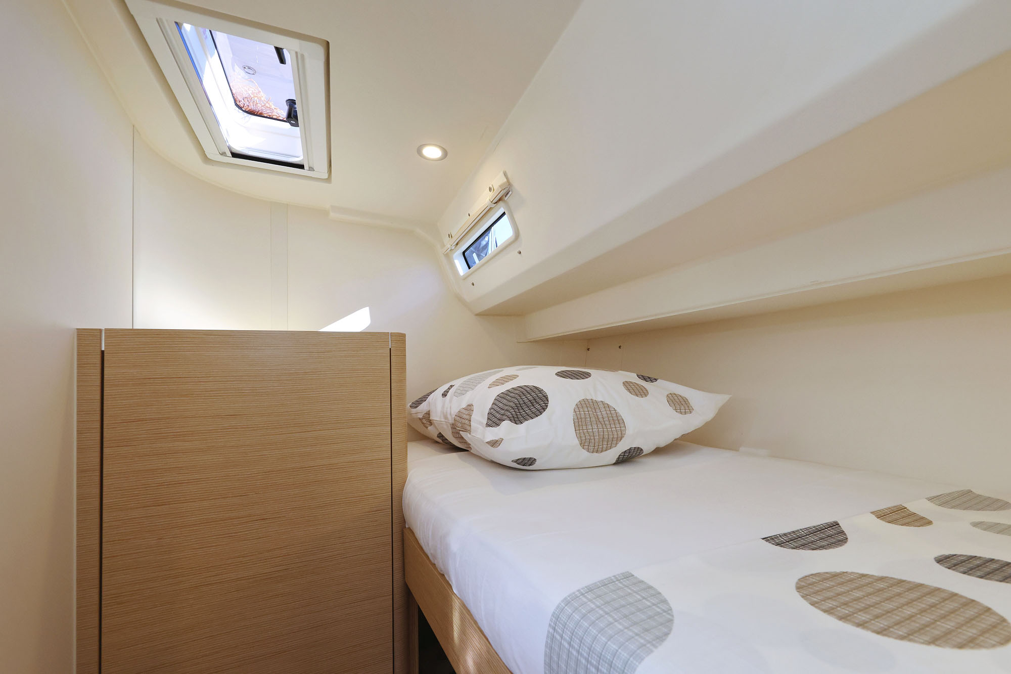Hanse 588 - 5 + 1 cab. — photo 28