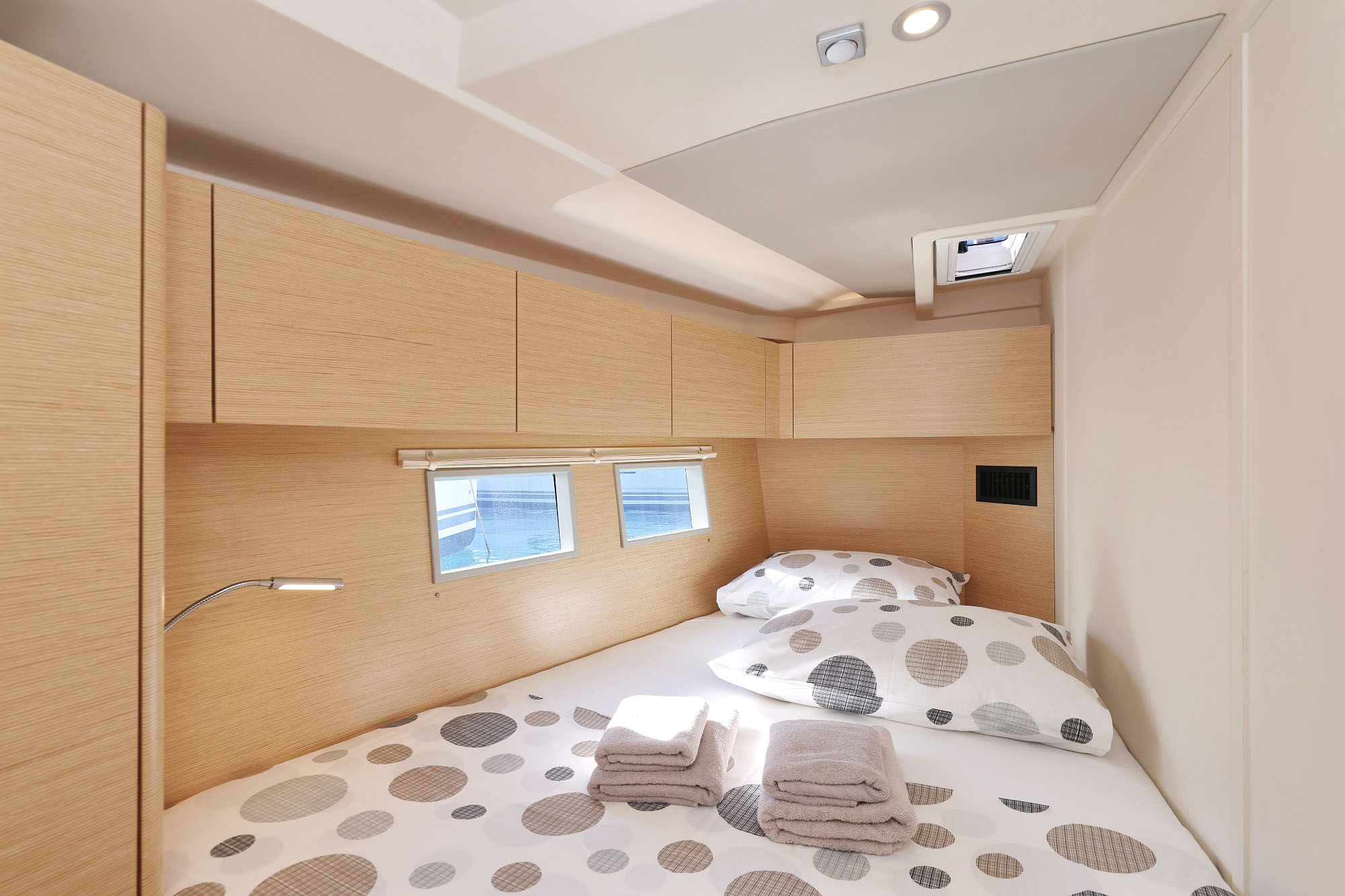 Hanse 588 - 5 + 1 cab. — photo 32