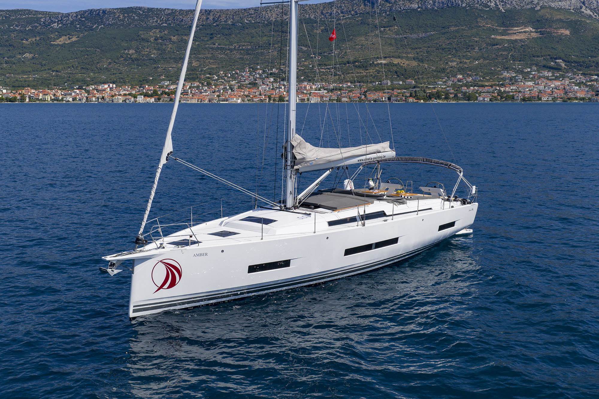 Hanse 510 - 4 + 1 cab. — photo 13
