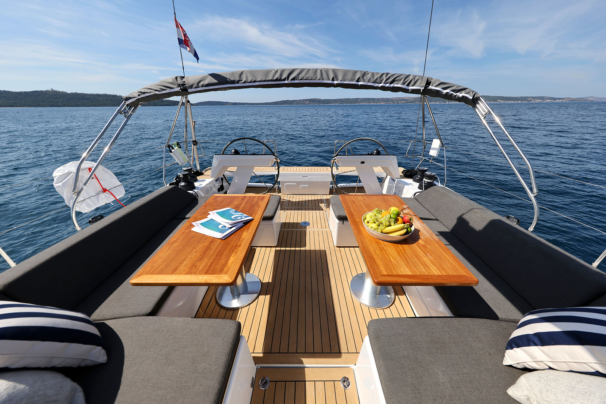 Hanse 510 - 4 + 1 cab. — photo 19