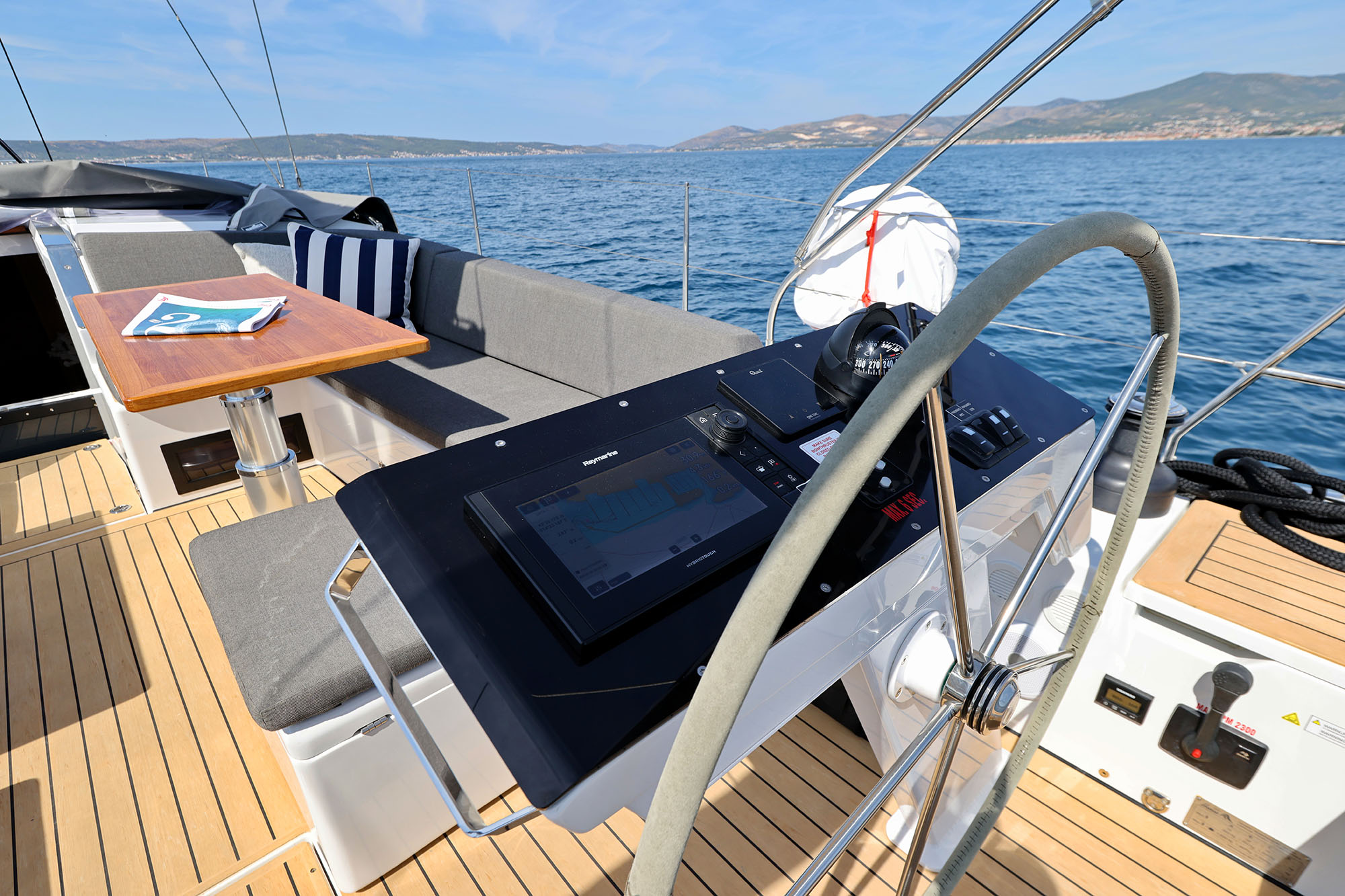 Hanse 510 - 4 + 1 cab. — photo 20