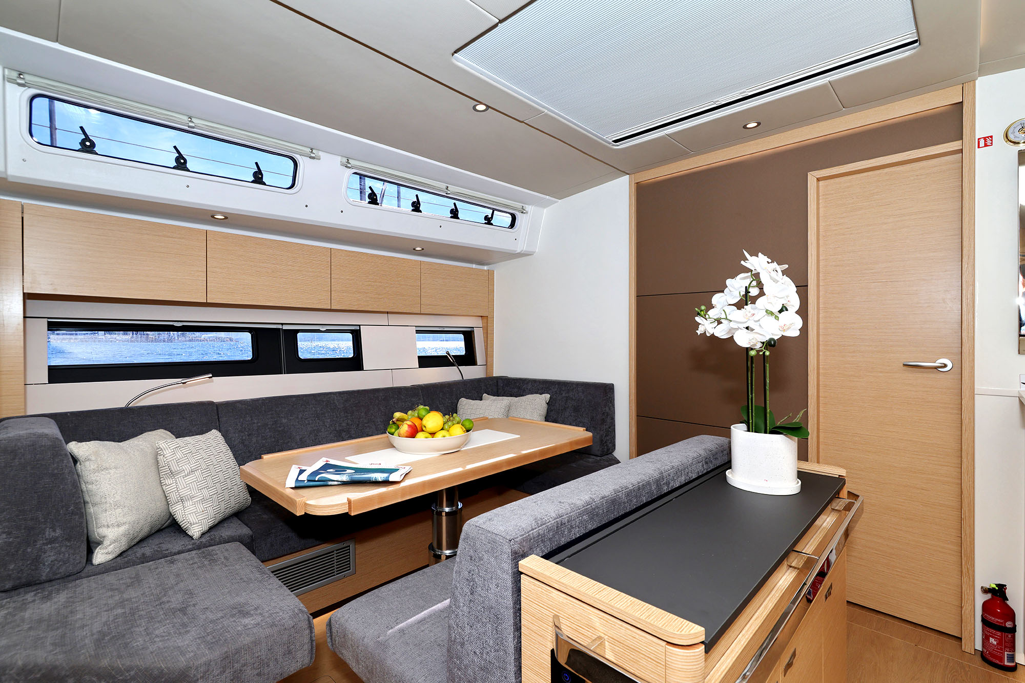Hanse 510 - 4 + 1 cab. — photo 24