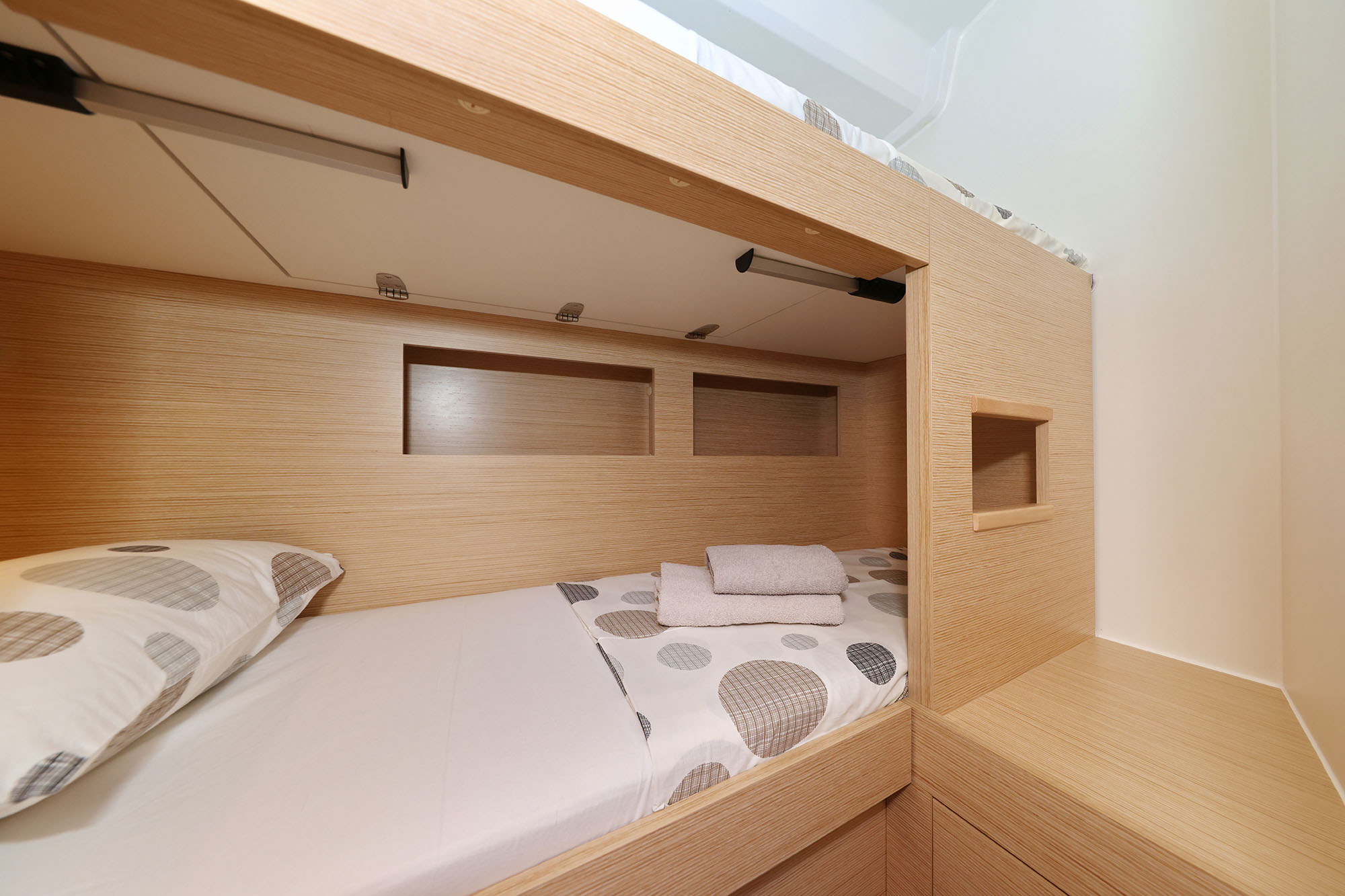 Hanse 510 - 4 + 1 cab. — photo 4